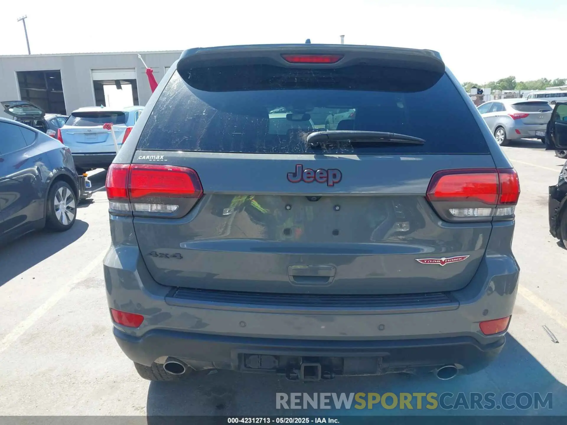 16 Photograph of a damaged car 1C4RJFLG7LC384524 JEEP GRAND CHEROKEE 2020