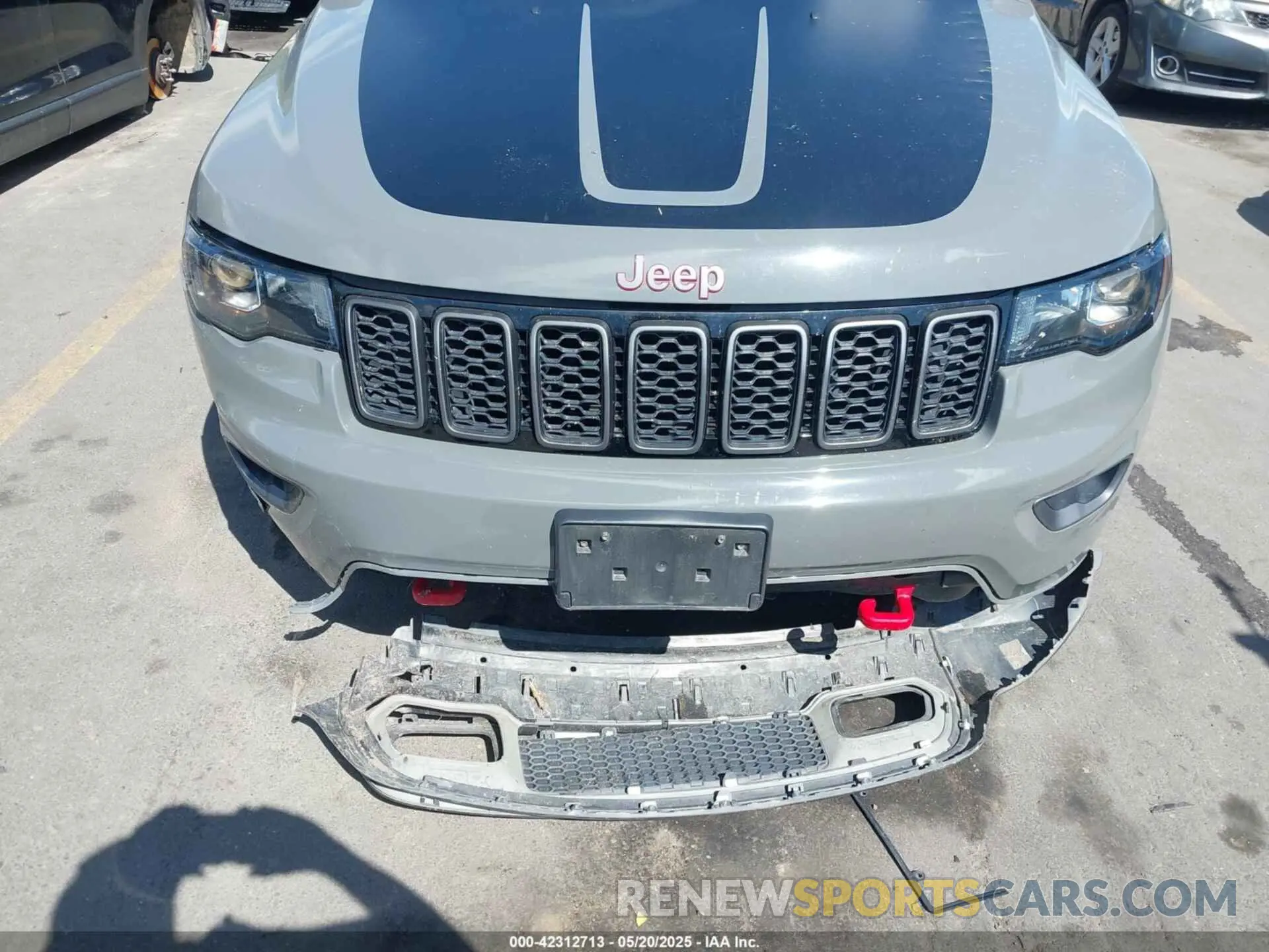 6 Photograph of a damaged car 1C4RJFLG7LC384524 JEEP GRAND CHEROKEE 2020
