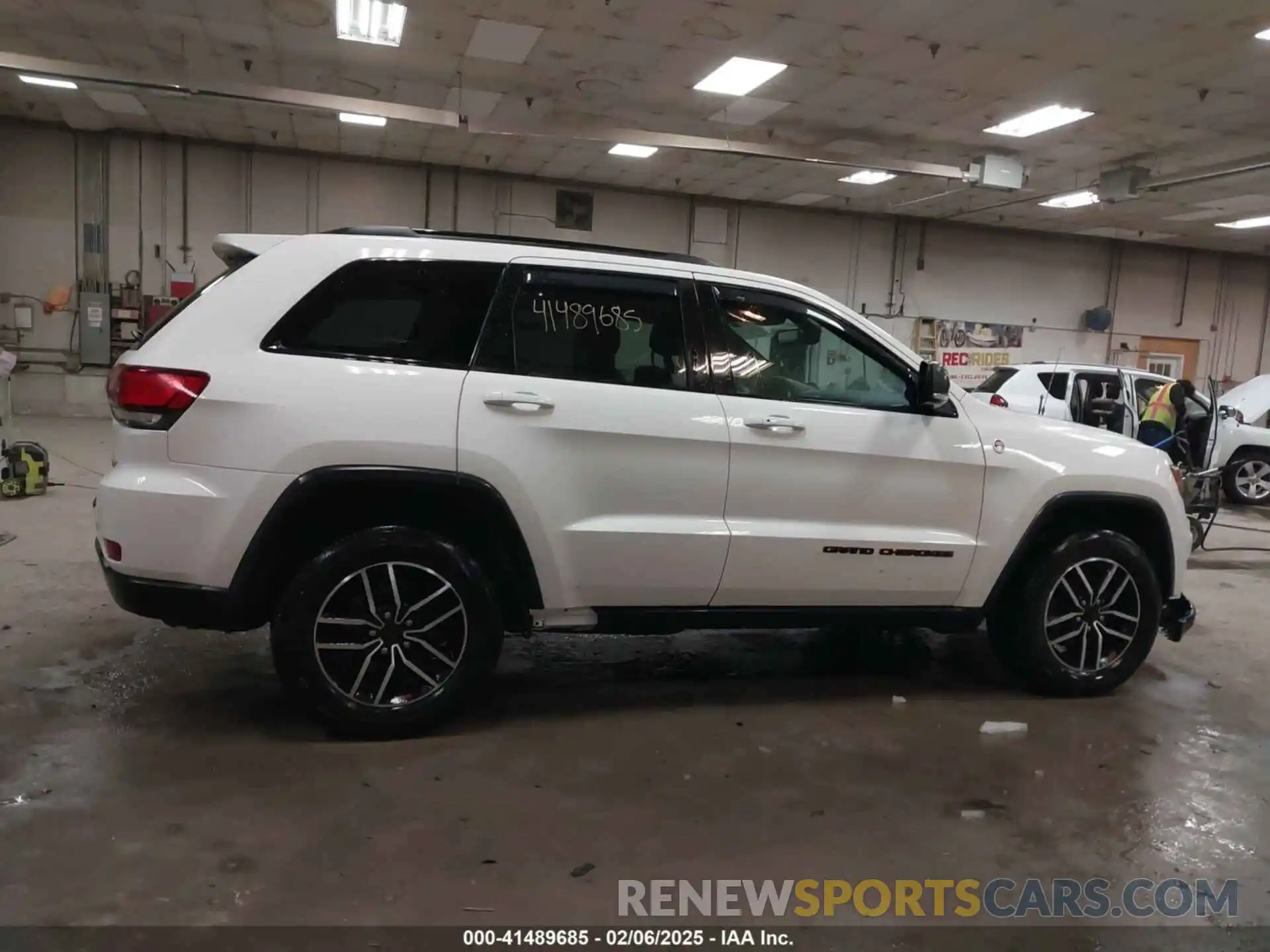 14 Photograph of a damaged car 1C4RJFLG8LC272413 JEEP GRAND CHEROKEE 2020