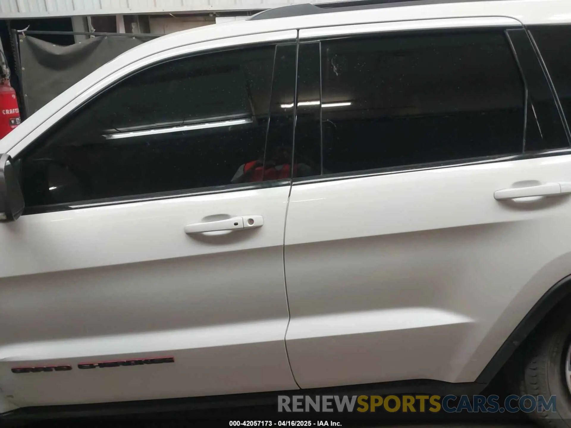 14 Photograph of a damaged car 1C4RJFLT0LC109879 JEEP GRAND CHEROKEE 2020