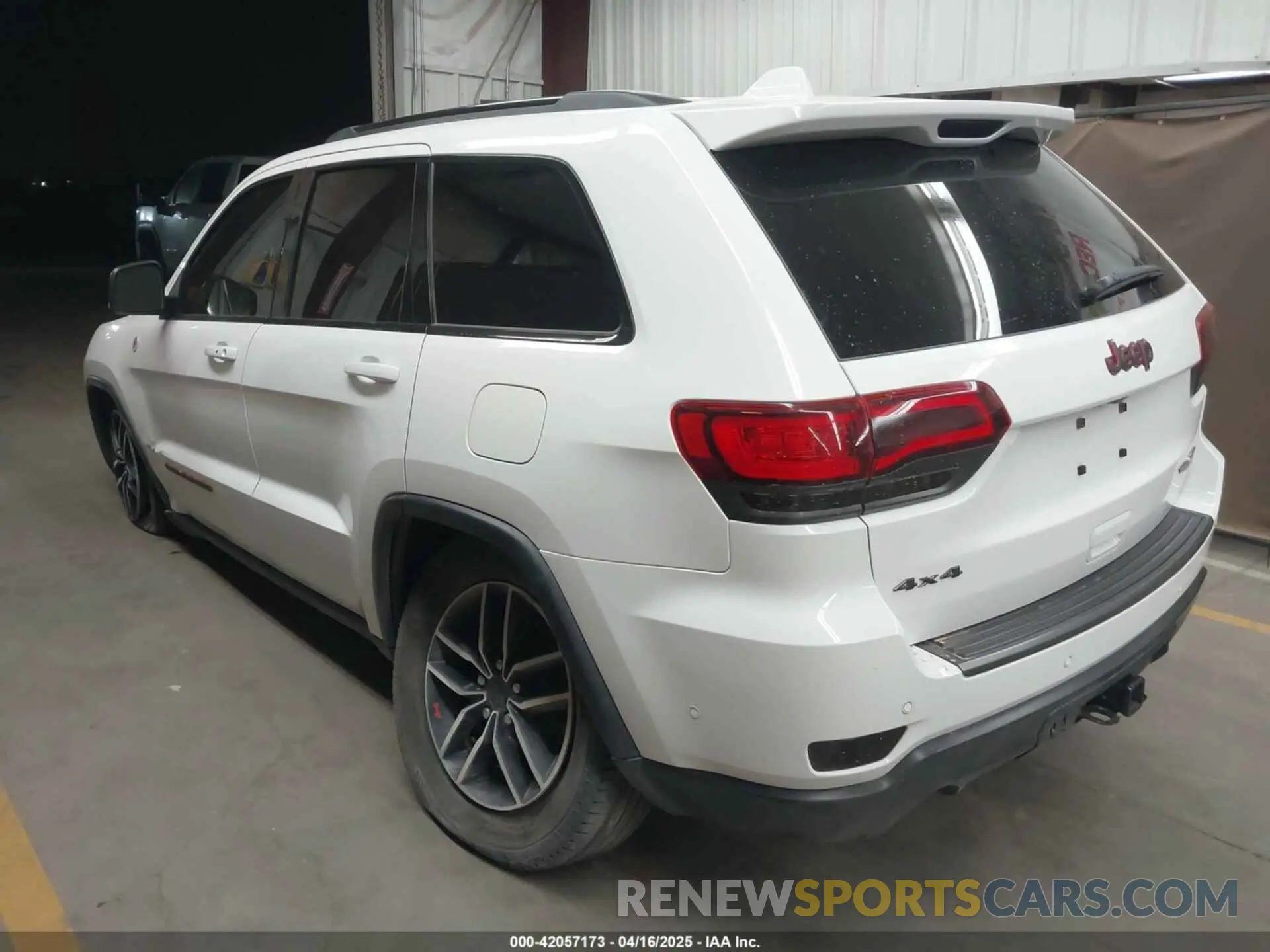 3 Photograph of a damaged car 1C4RJFLT0LC109879 JEEP GRAND CHEROKEE 2020