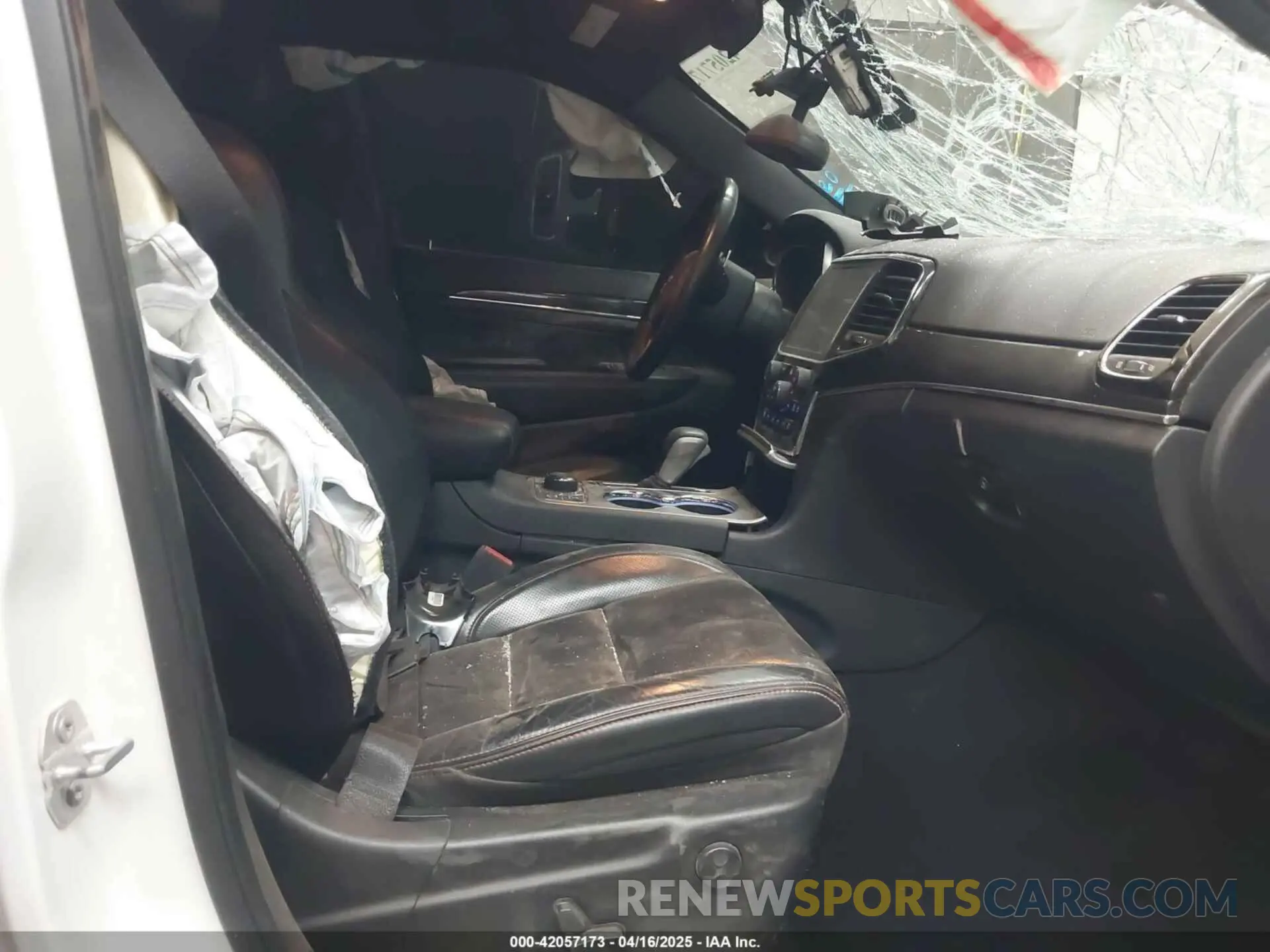 5 Photograph of a damaged car 1C4RJFLT0LC109879 JEEP GRAND CHEROKEE 2020