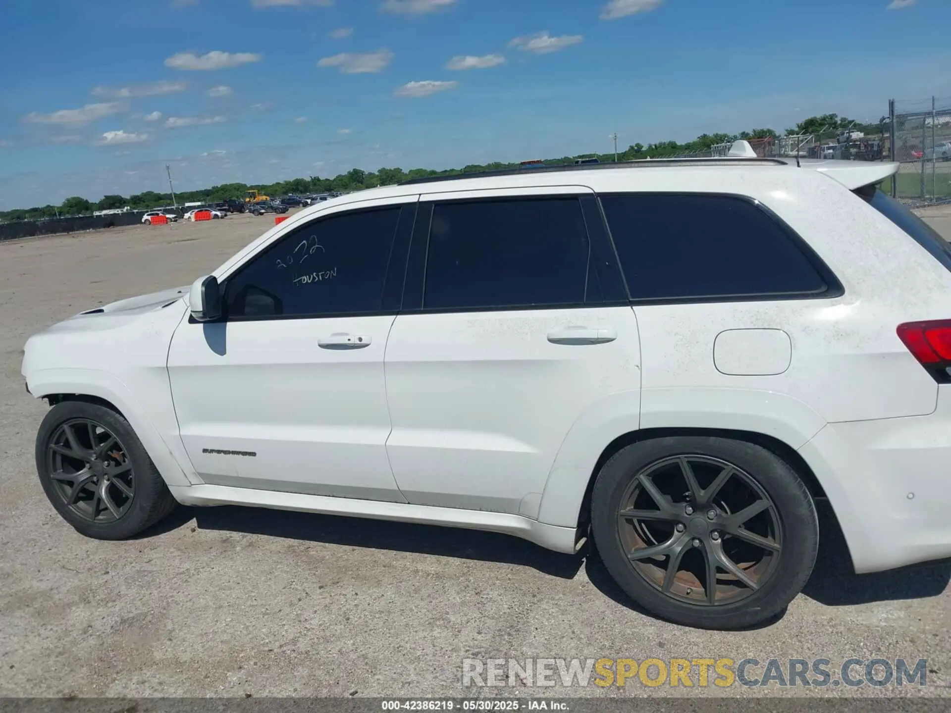 13 Photograph of a damaged car 1C4RJFN96LC141513 JEEP GRAND CHEROKEE 2020