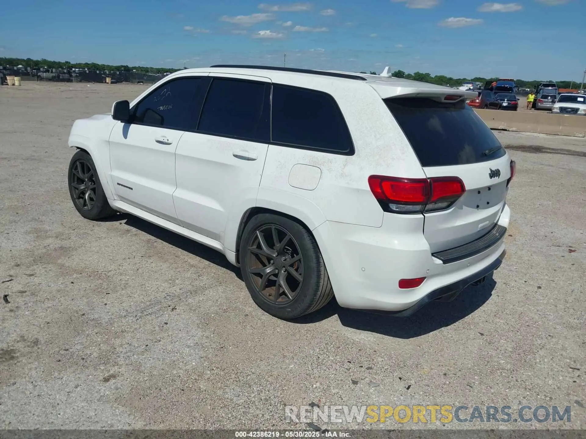 3 Photograph of a damaged car 1C4RJFN96LC141513 JEEP GRAND CHEROKEE 2020