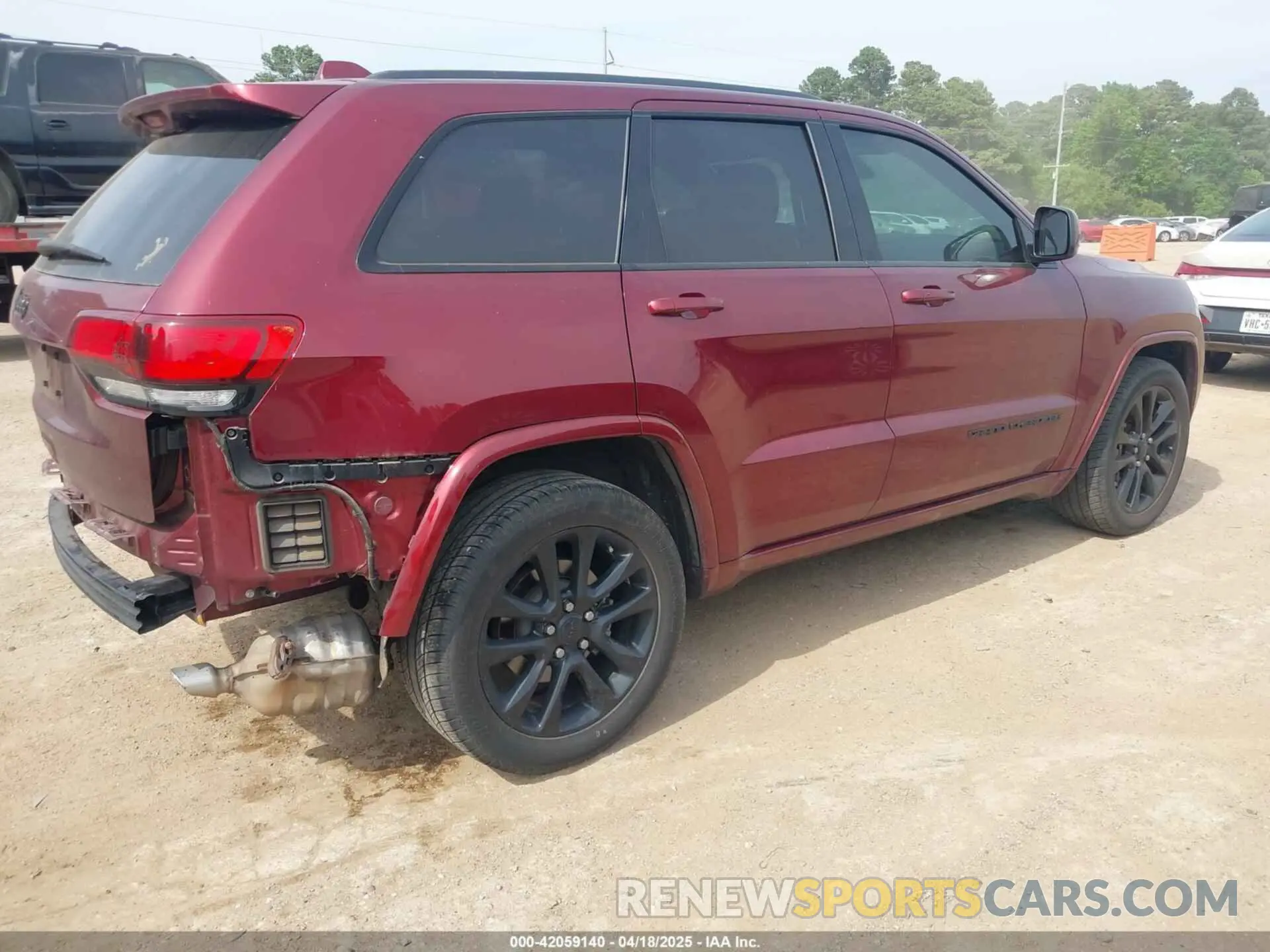 4 Photograph of a damaged car 1C4RJEAG0MC539722 JEEP GRAND CHEROKEE 2021