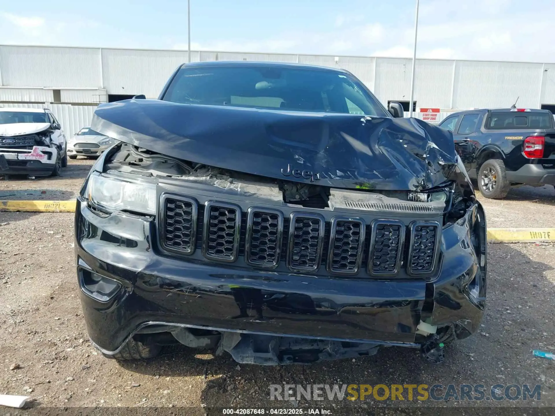 13 Photograph of a damaged car 1C4RJEAG0MC571375 JEEP GRAND CHEROKEE 2021