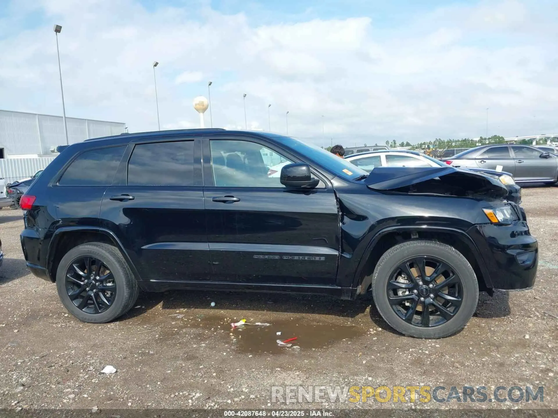 14 Photograph of a damaged car 1C4RJEAG0MC571375 JEEP GRAND CHEROKEE 2021