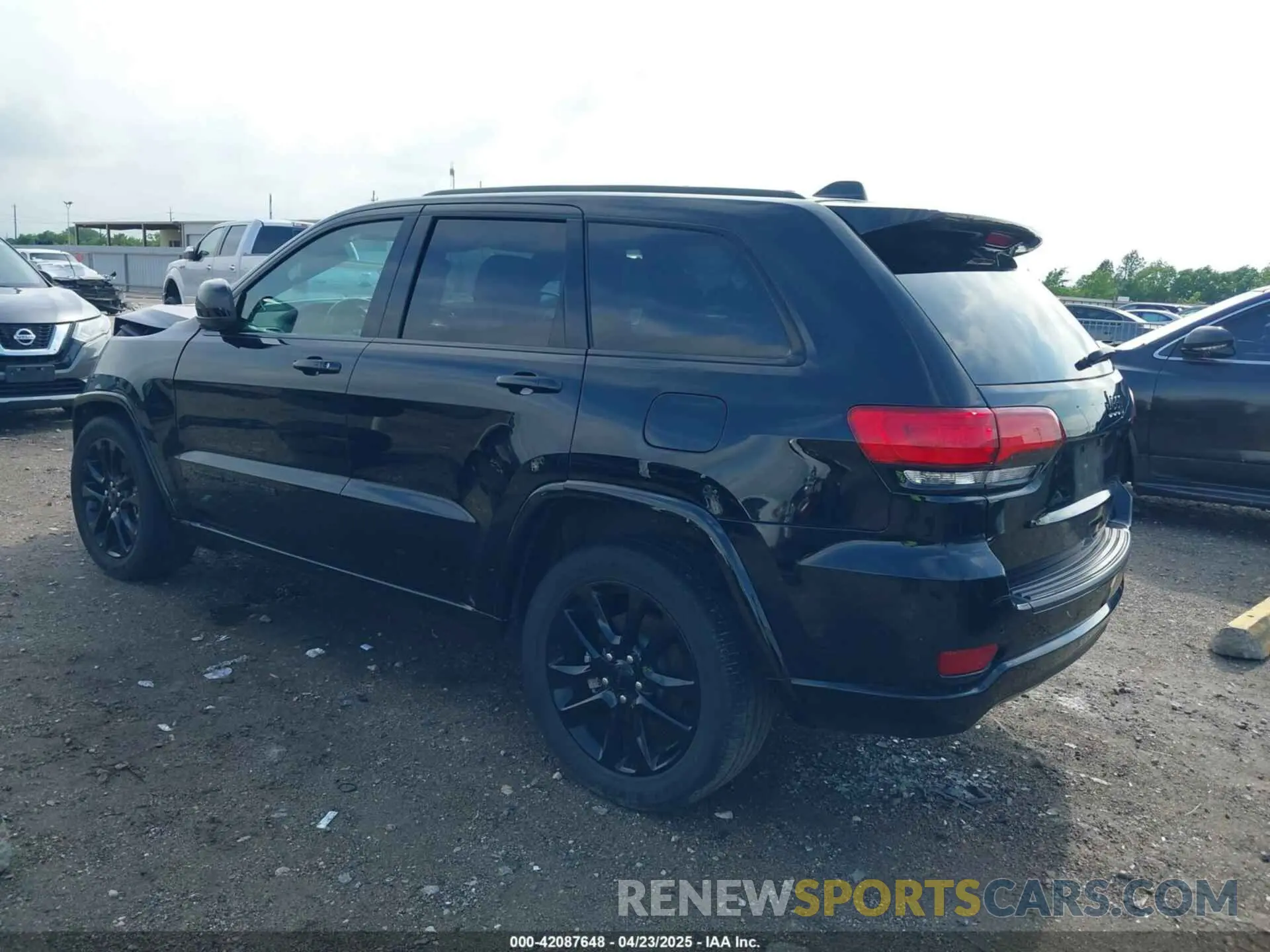 3 Photograph of a damaged car 1C4RJEAG0MC571375 JEEP GRAND CHEROKEE 2021