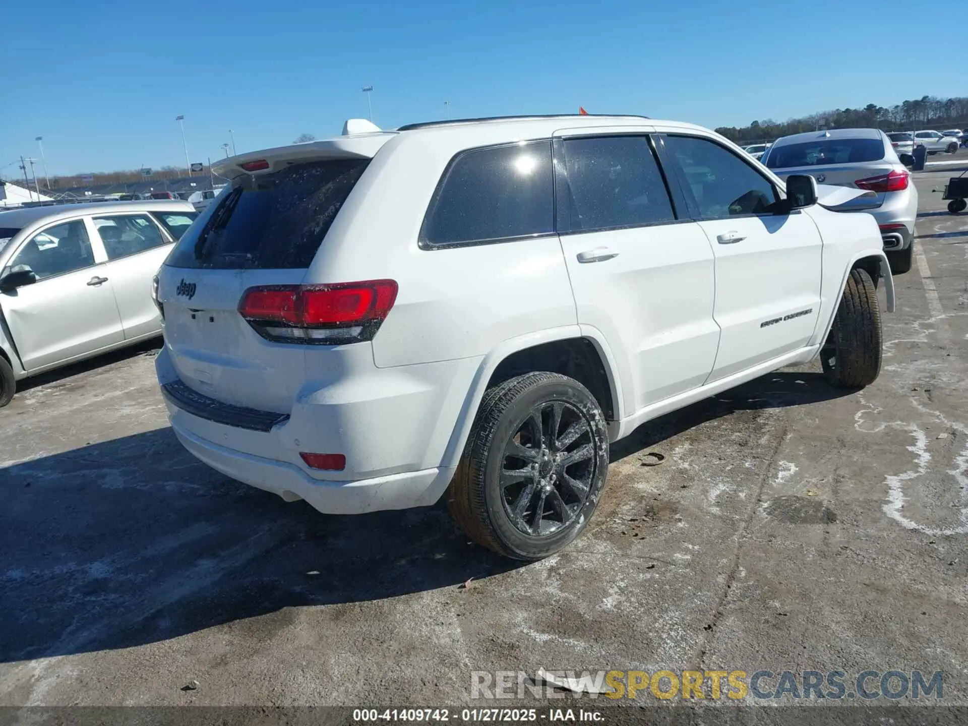 4 Photograph of a damaged car 1C4RJEAG0MC624799 JEEP GRAND CHEROKEE 2021