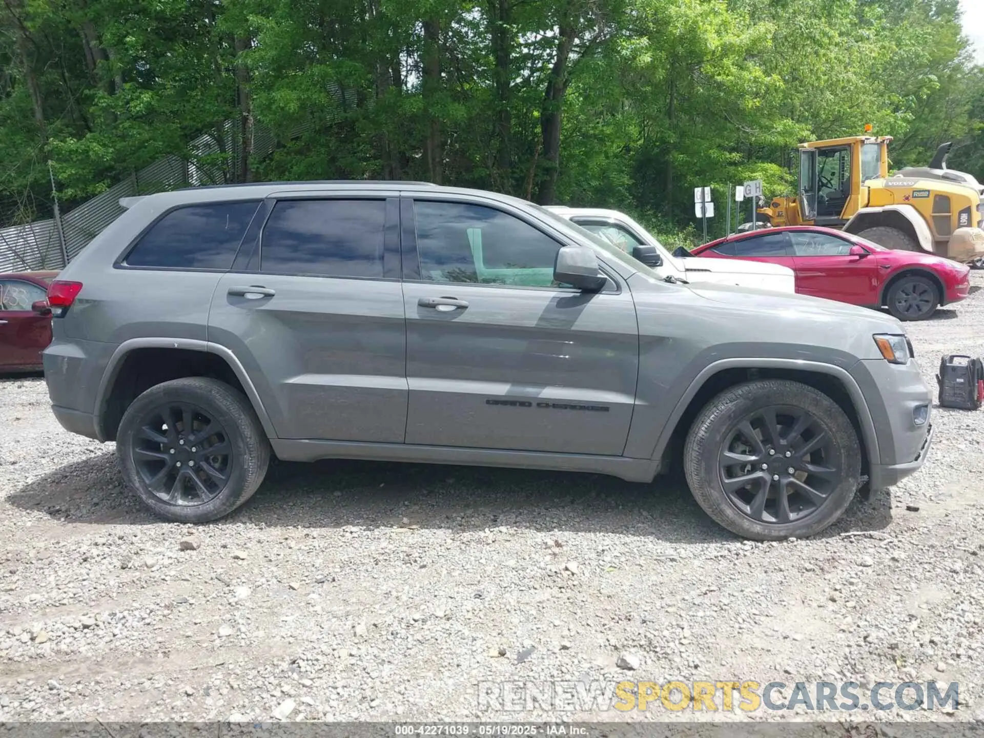 14 Photograph of a damaged car 1C4RJEAG0MC658371 JEEP GRAND CHEROKEE 2021