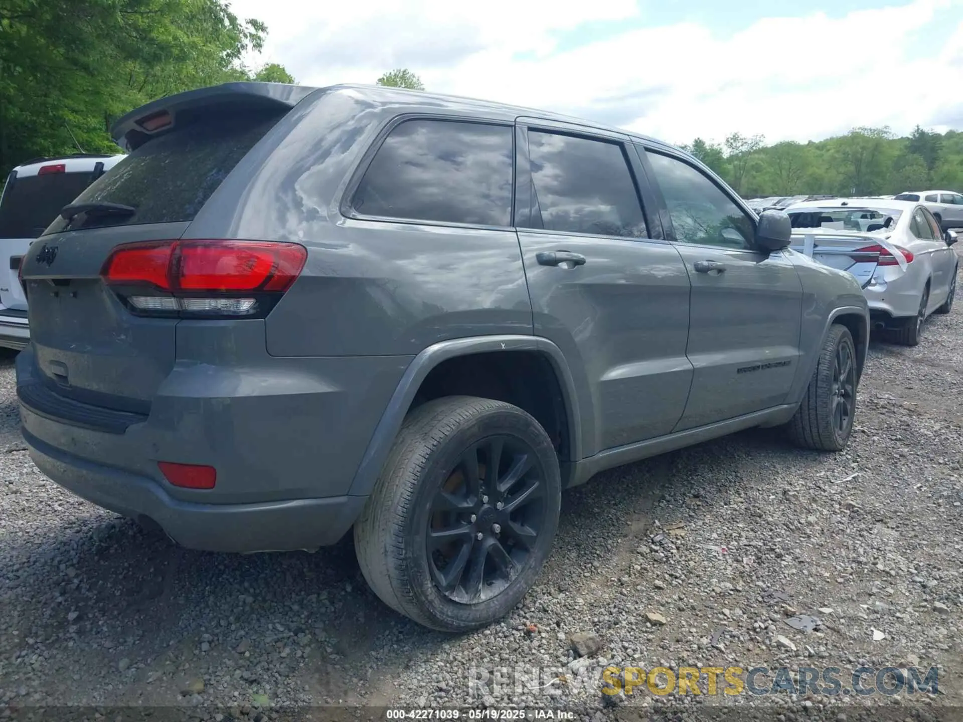 4 Photograph of a damaged car 1C4RJEAG0MC658371 JEEP GRAND CHEROKEE 2021