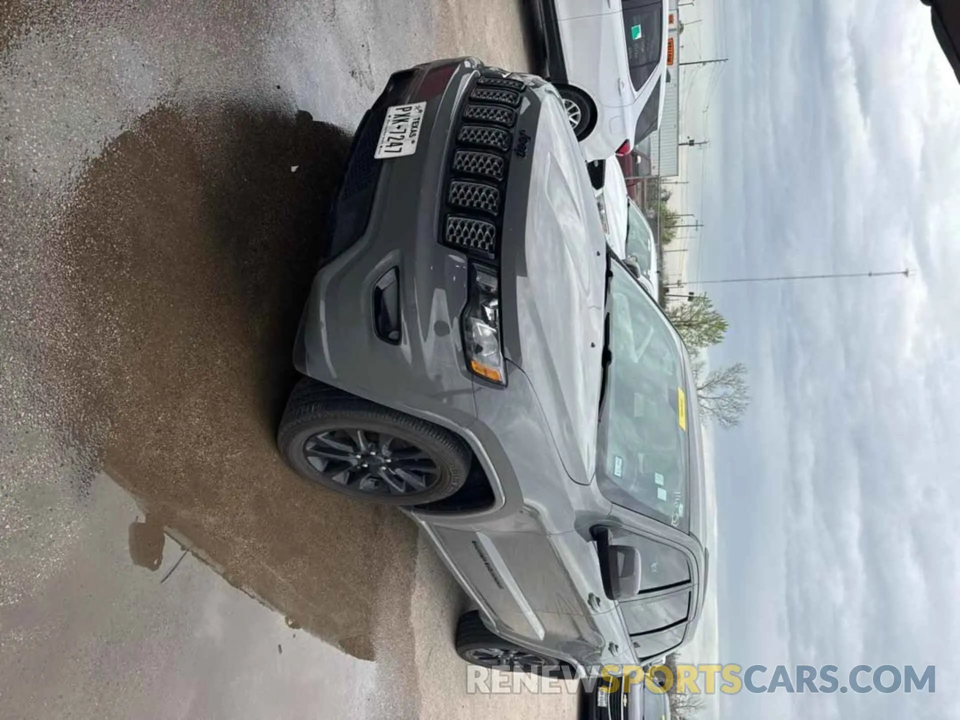 13 Photograph of a damaged car 1C4RJEAG1MC813249 JEEP GRAND CHEROKEE 2021