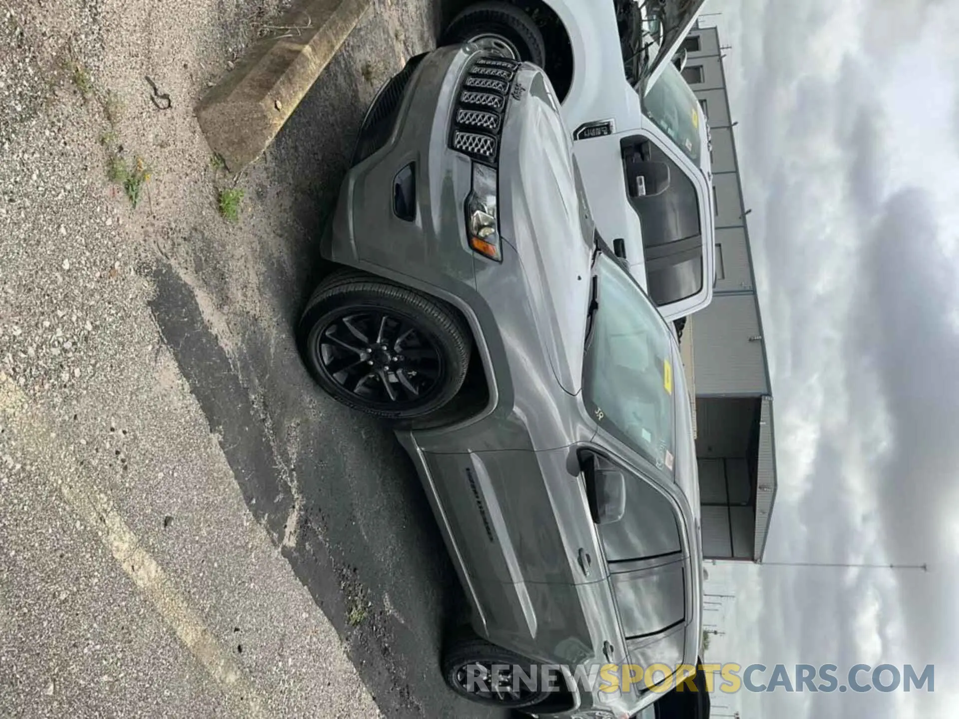 17 Photograph of a damaged car 1C4RJEAG1MC813249 JEEP GRAND CHEROKEE 2021