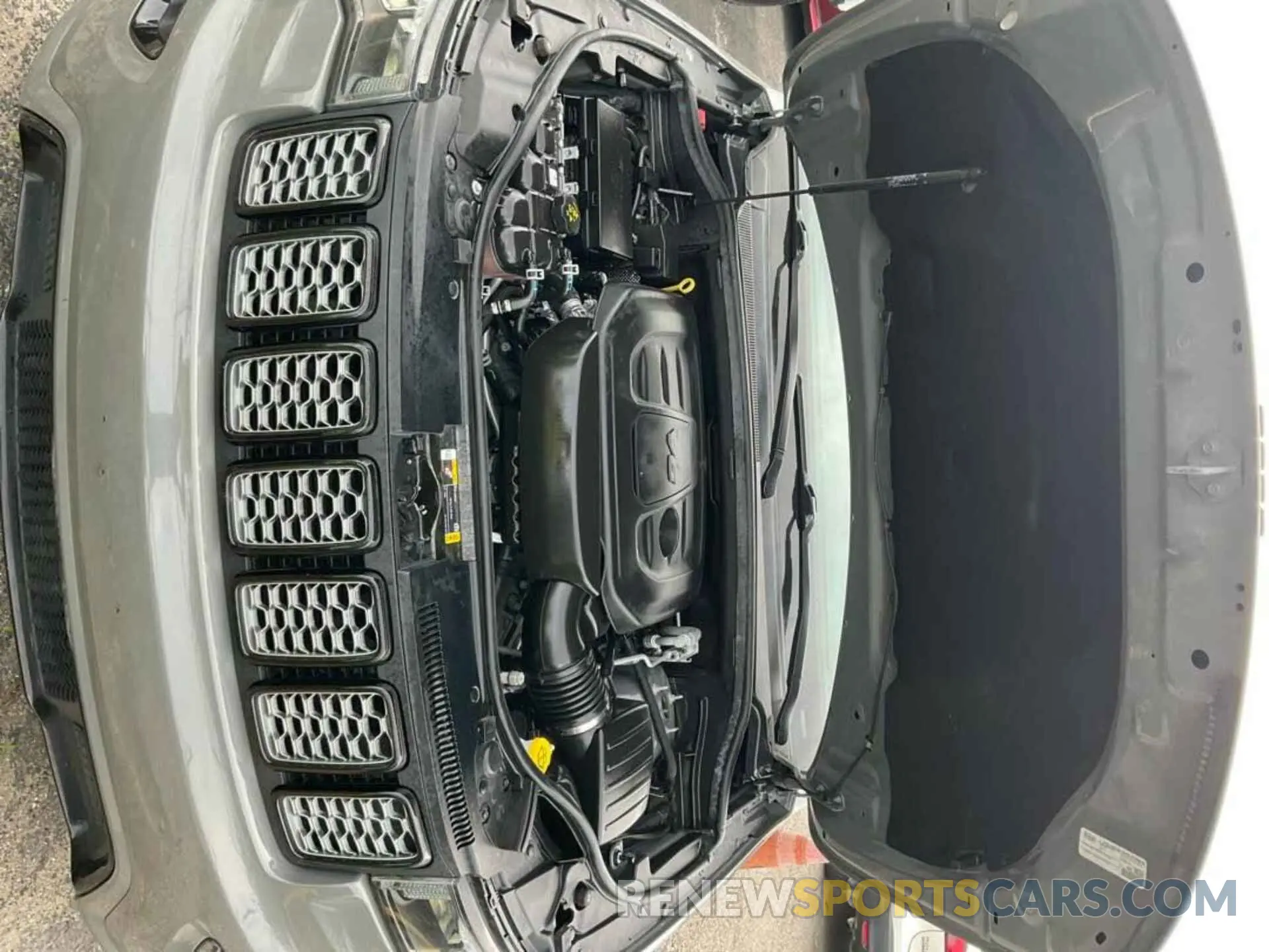 8 Photograph of a damaged car 1C4RJEAG1MC813249 JEEP GRAND CHEROKEE 2021