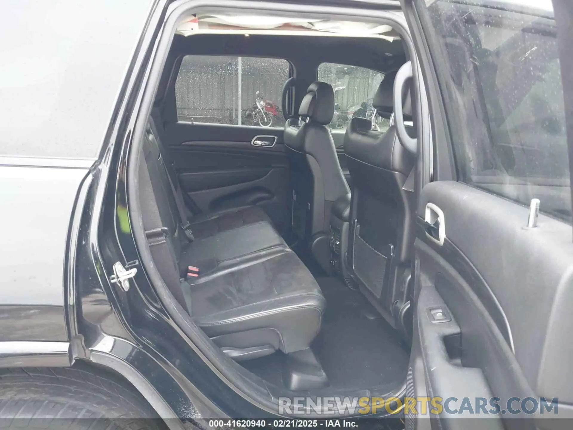 8 Photograph of a damaged car 1C4RJEAG2MC658324 JEEP GRAND CHEROKEE 2021