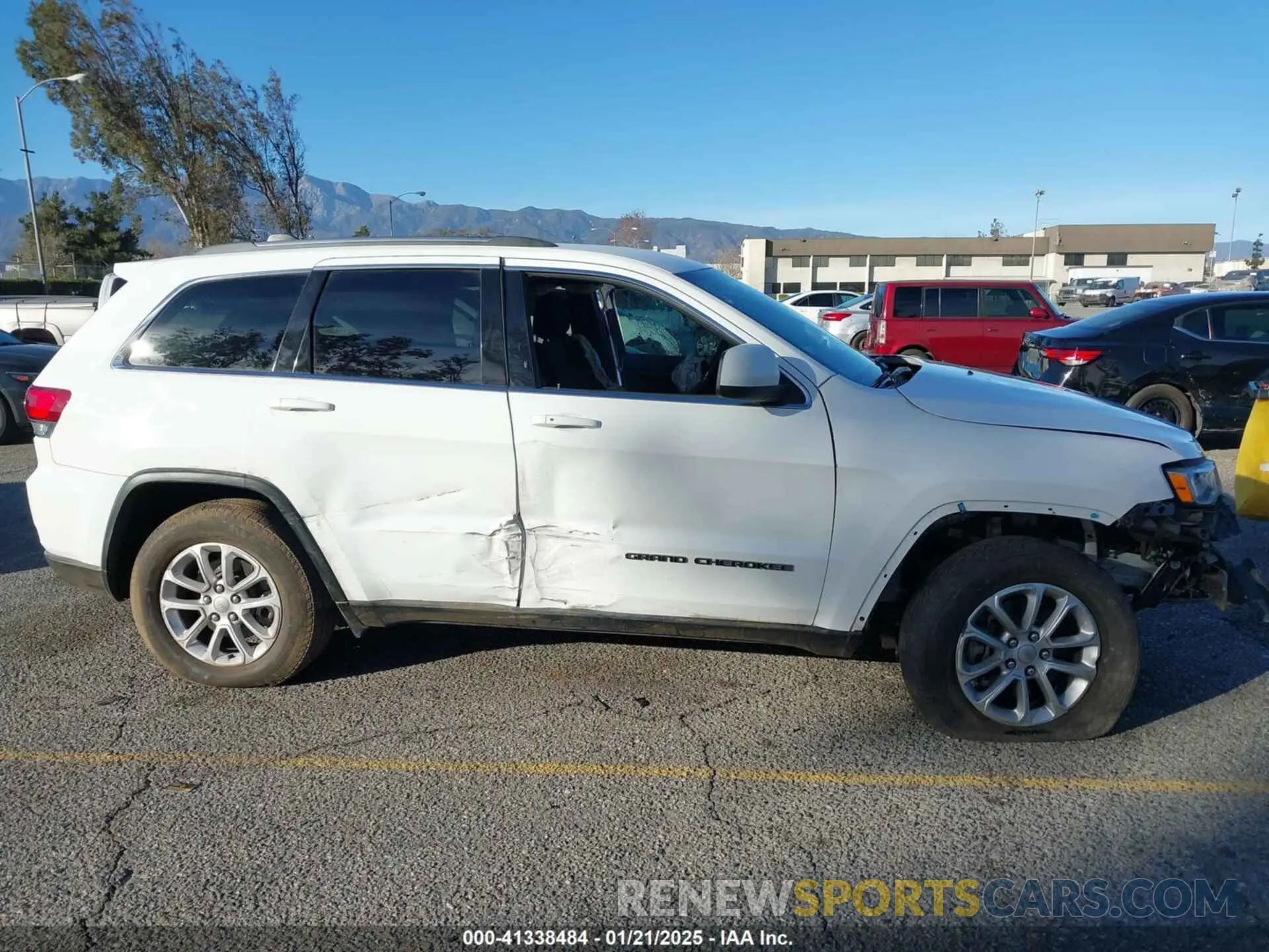 13 Photograph of a damaged car 1C4RJEAG2MC719395 JEEP GRAND CHEROKEE 2021