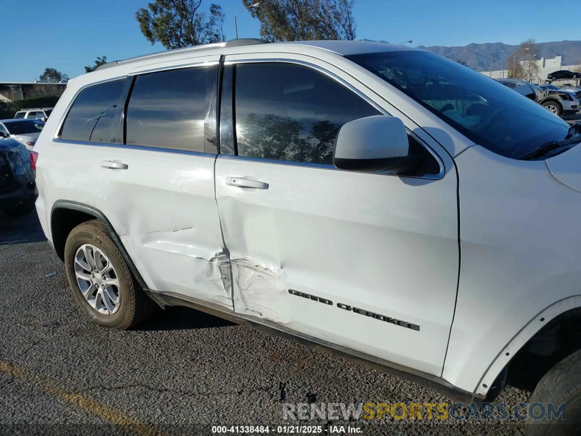 17 Photograph of a damaged car 1C4RJEAG2MC719395 JEEP GRAND CHEROKEE 2021