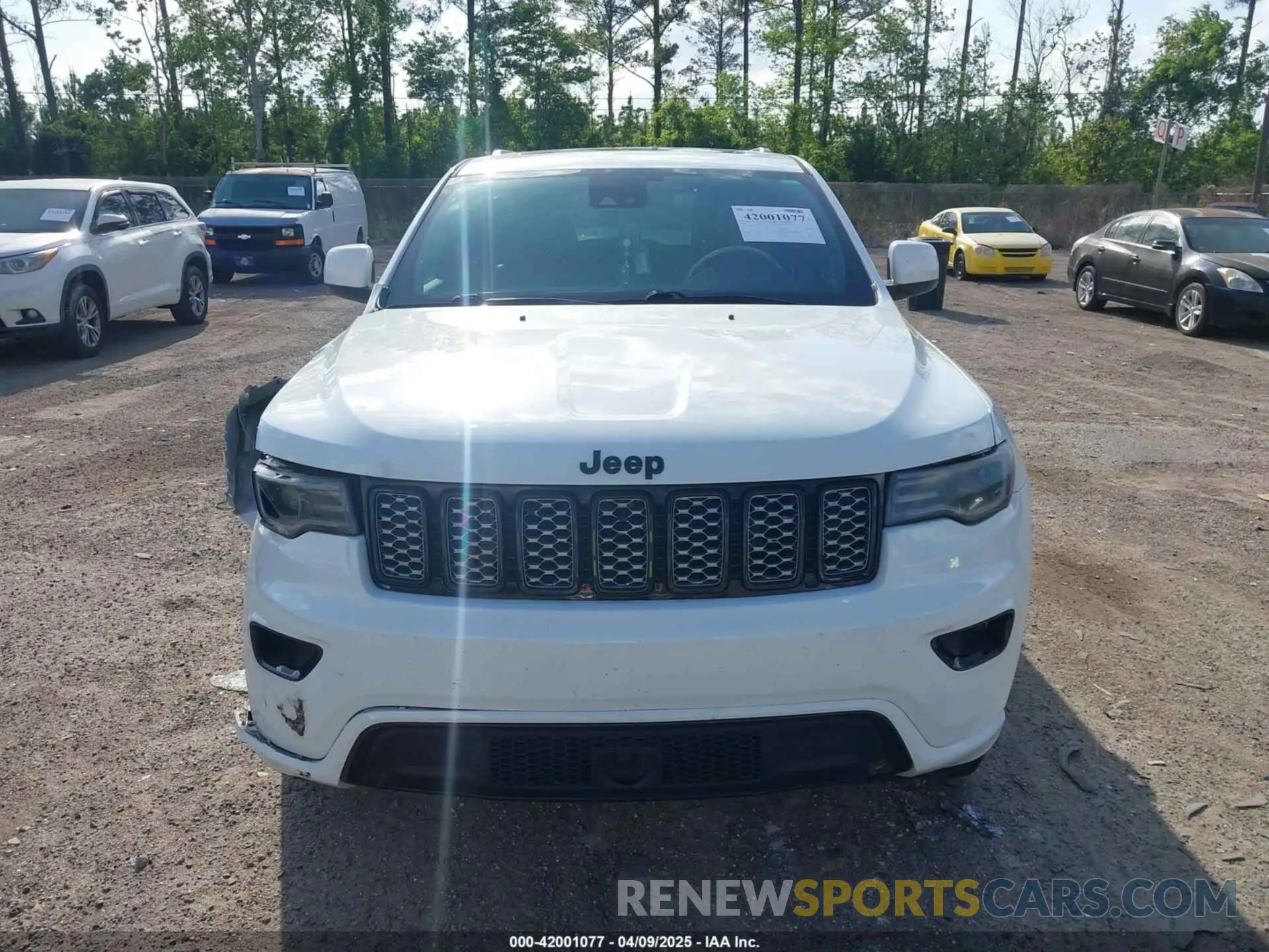 12 Photograph of a damaged car 1C4RJEAG3MC570317 JEEP GRAND CHEROKEE 2021
