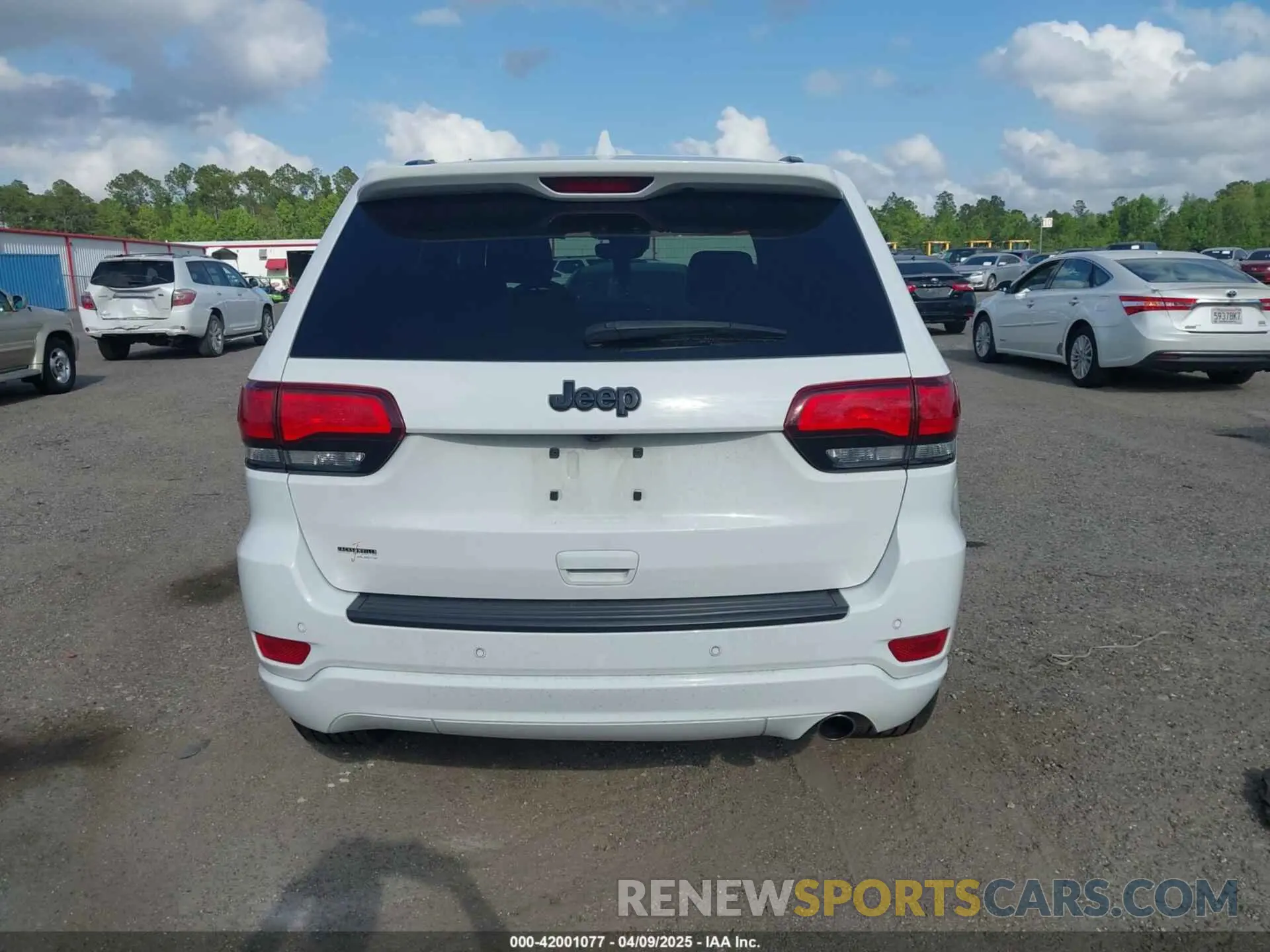 16 Photograph of a damaged car 1C4RJEAG3MC570317 JEEP GRAND CHEROKEE 2021