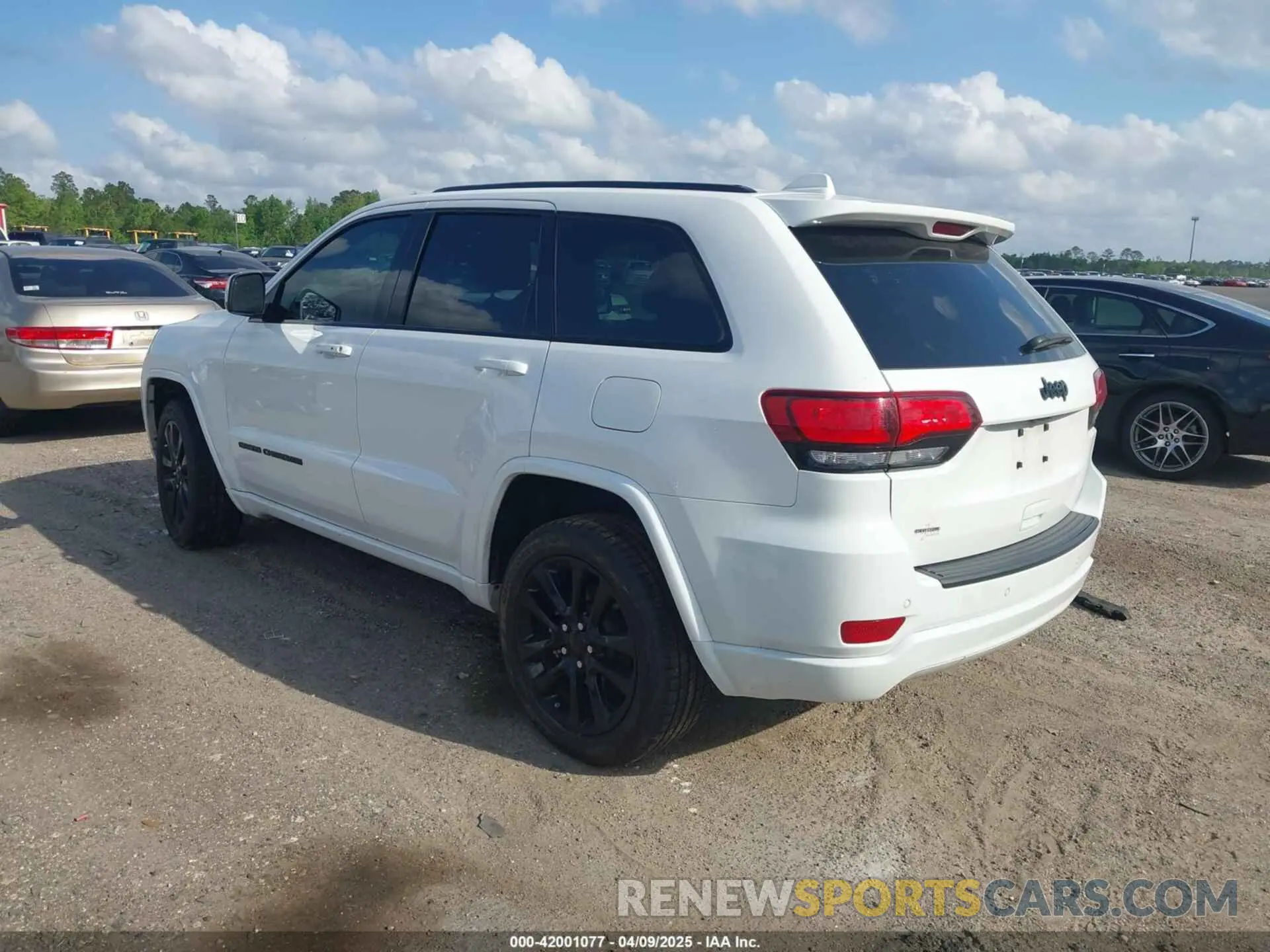 3 Photograph of a damaged car 1C4RJEAG3MC570317 JEEP GRAND CHEROKEE 2021