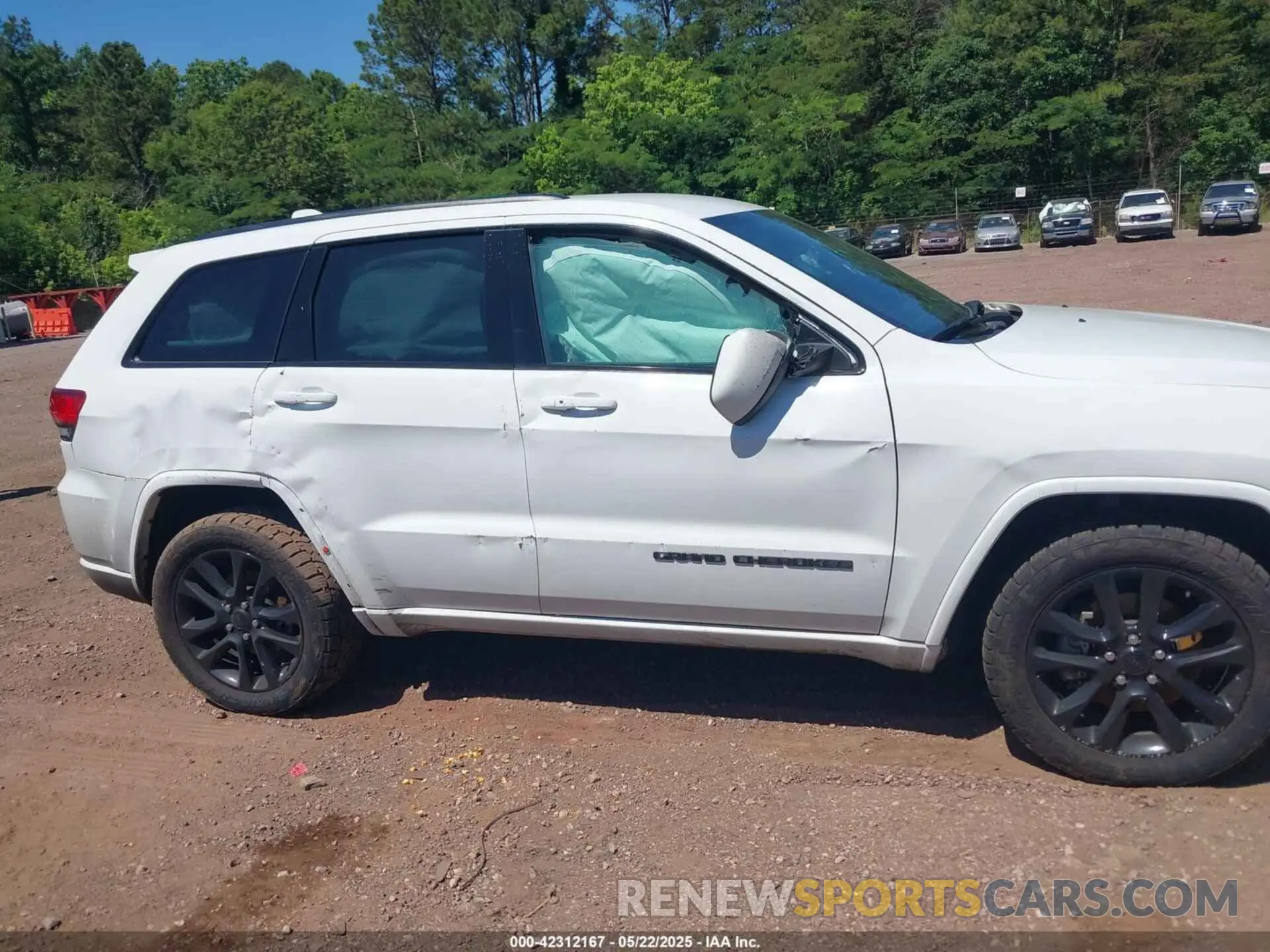 12 Photograph of a damaged car 1C4RJEAG3MC624344 JEEP GRAND CHEROKEE 2021