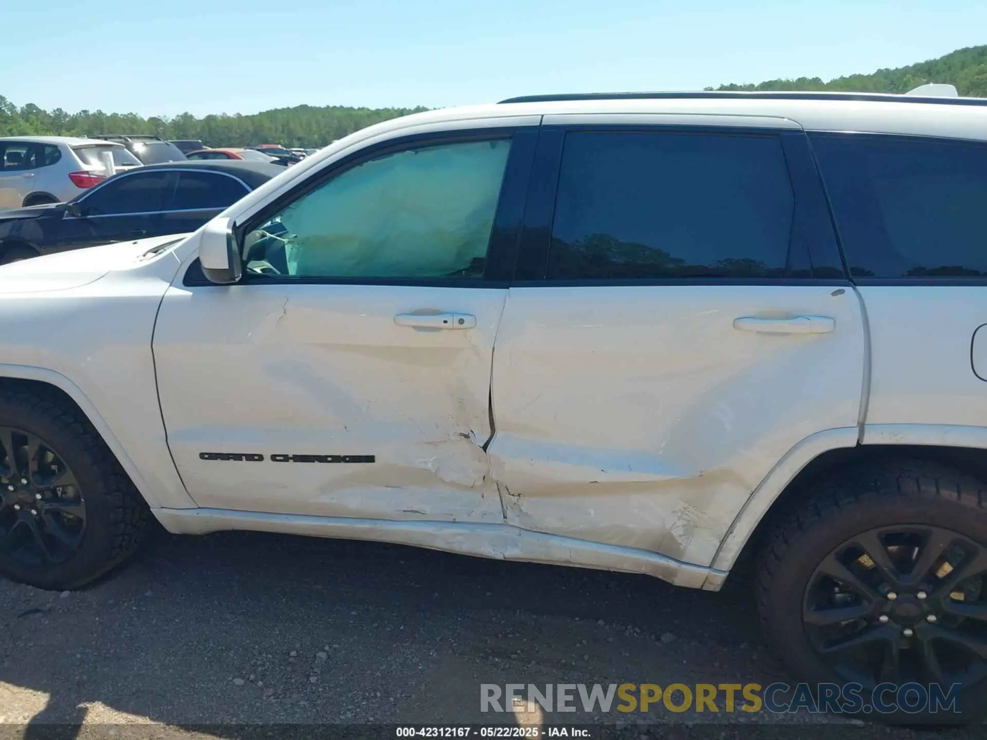 13 Photograph of a damaged car 1C4RJEAG3MC624344 JEEP GRAND CHEROKEE 2021