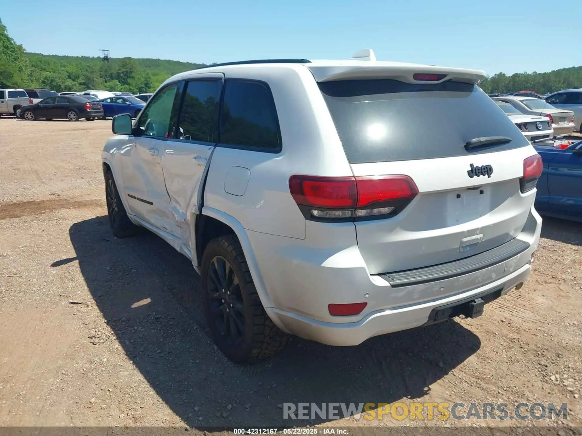 3 Photograph of a damaged car 1C4RJEAG3MC624344 JEEP GRAND CHEROKEE 2021