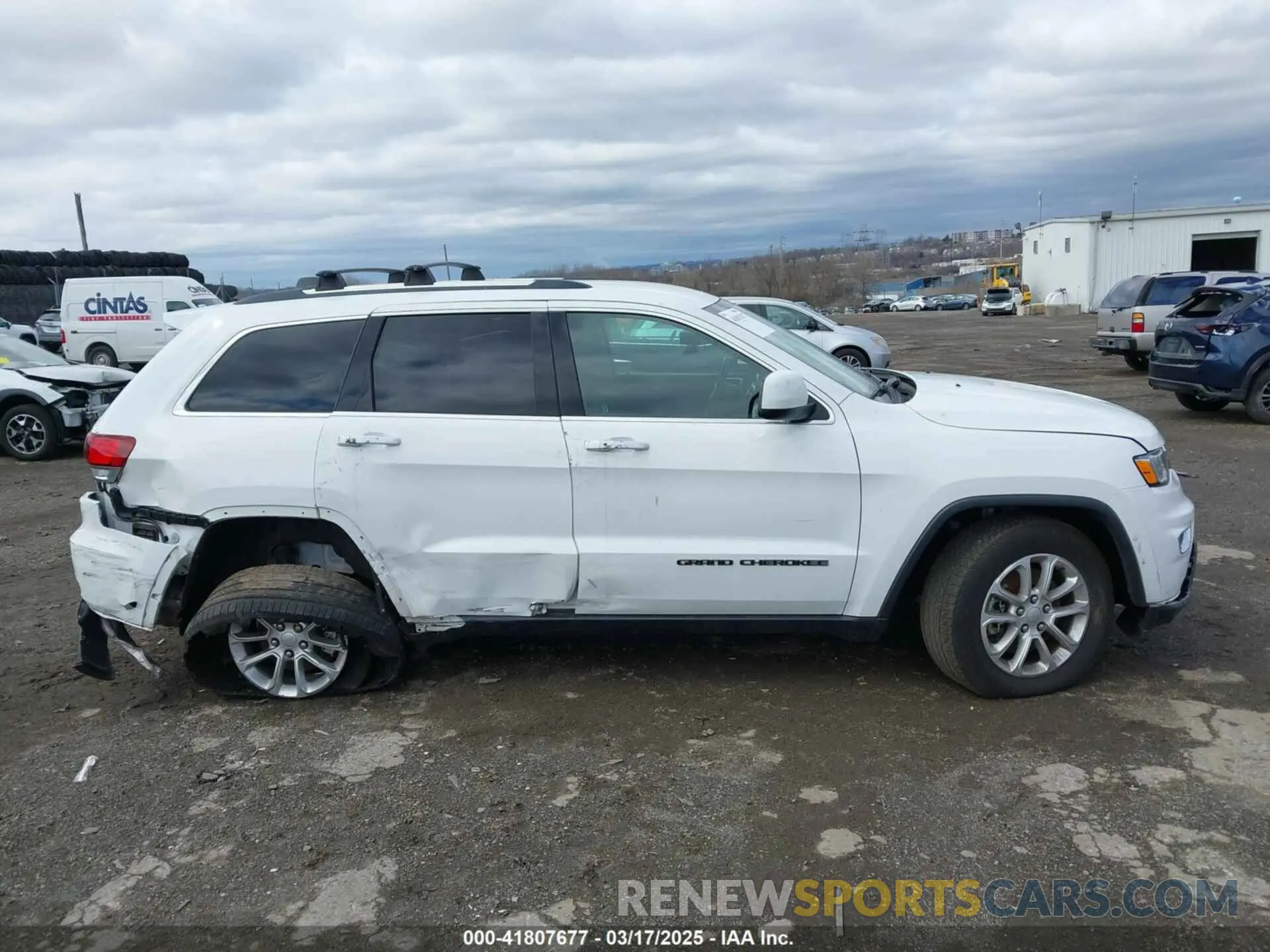 13 Photograph of a damaged car 1C4RJEAG3MC712147 JEEP GRAND CHEROKEE 2021