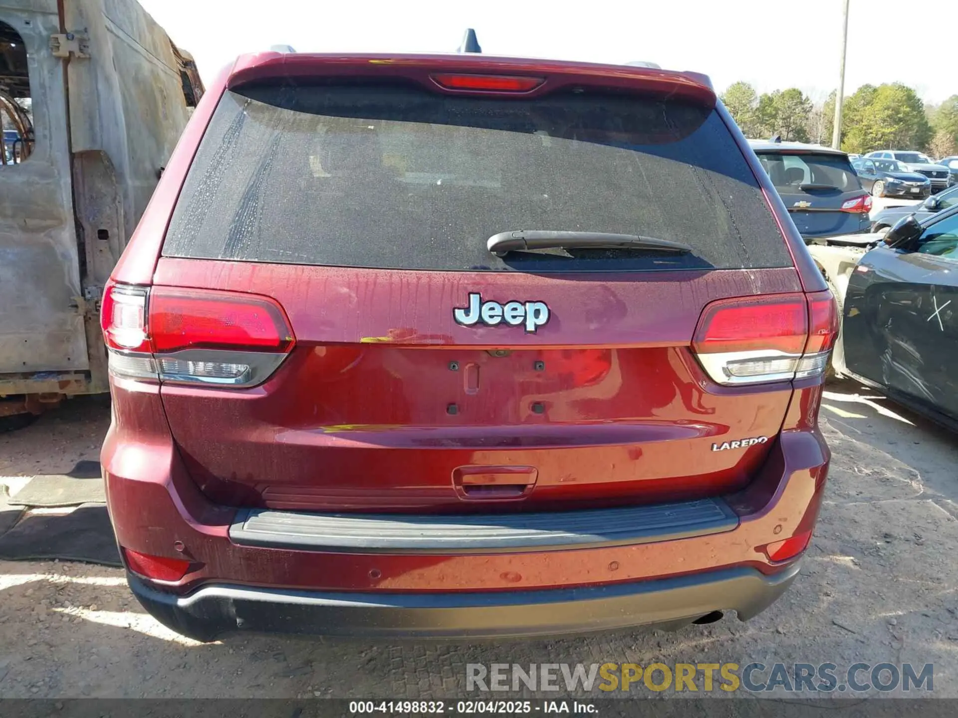 17 Photograph of a damaged car 1C4RJEAG3MC785745 JEEP GRAND CHEROKEE 2021