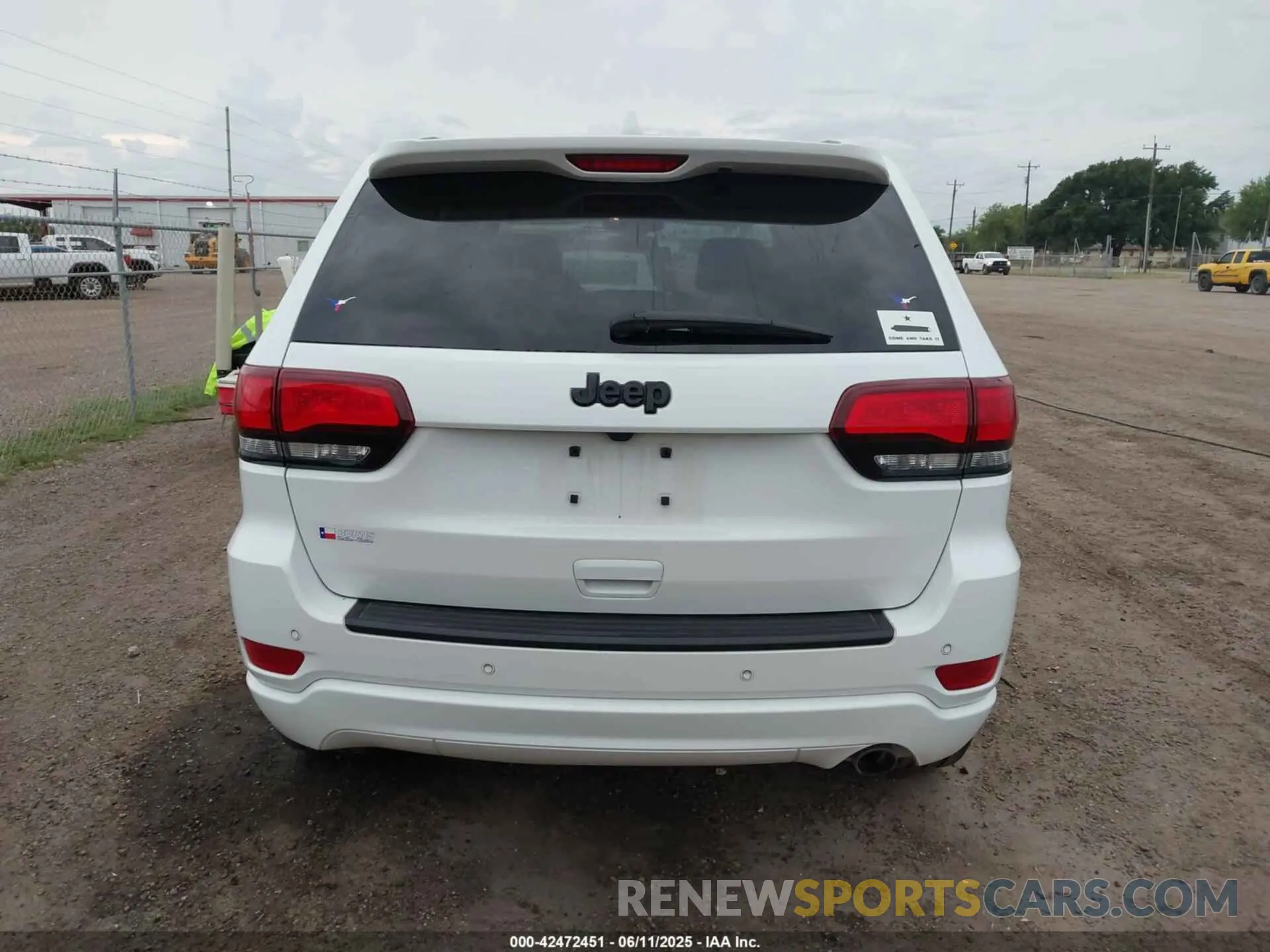 16 Photograph of a damaged car 1C4RJEAG3MC830957 JEEP GRAND CHEROKEE 2021