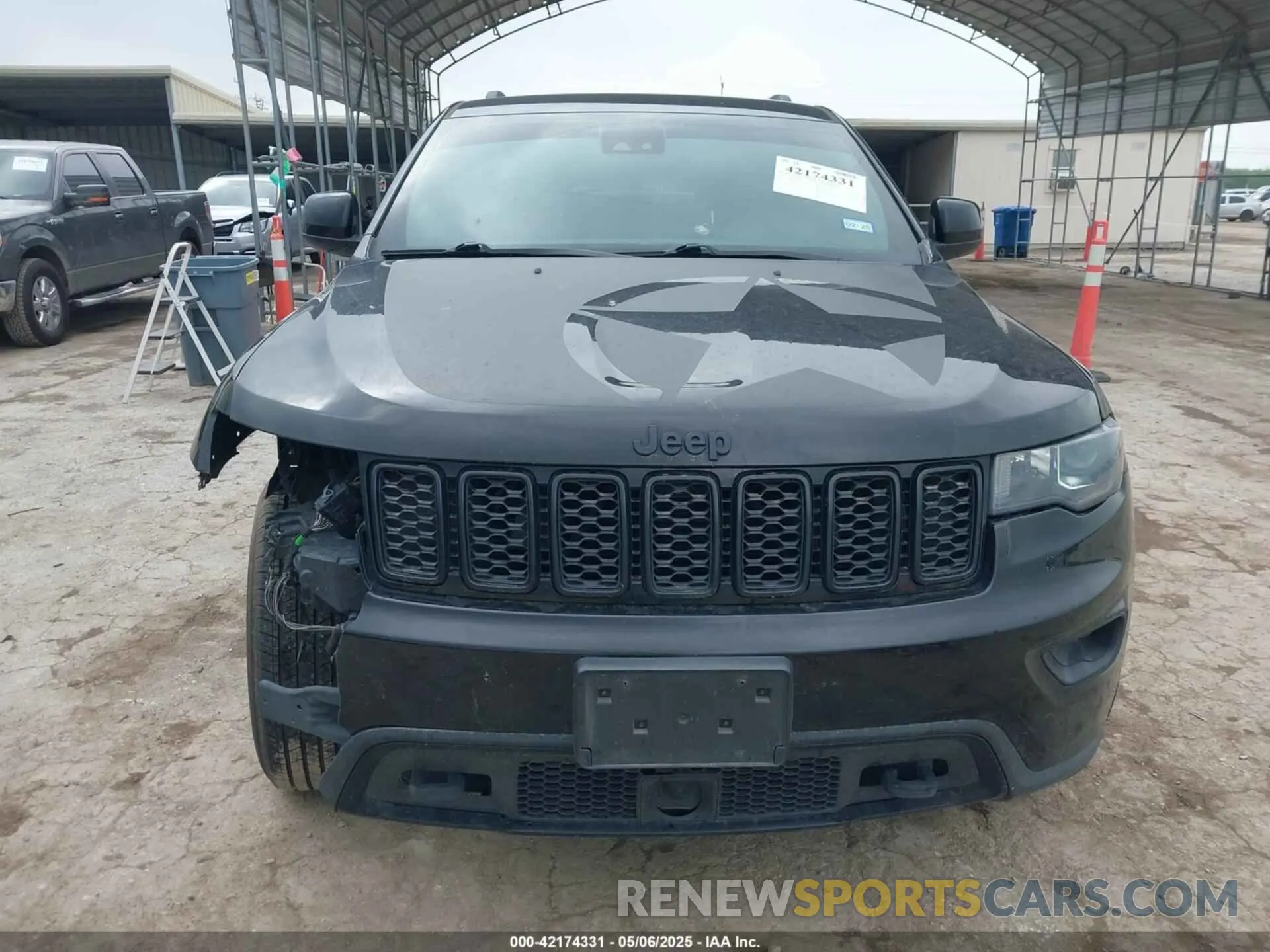 12 Photograph of a damaged car 1C4RJEAG4MC785463 JEEP GRAND CHEROKEE 2021