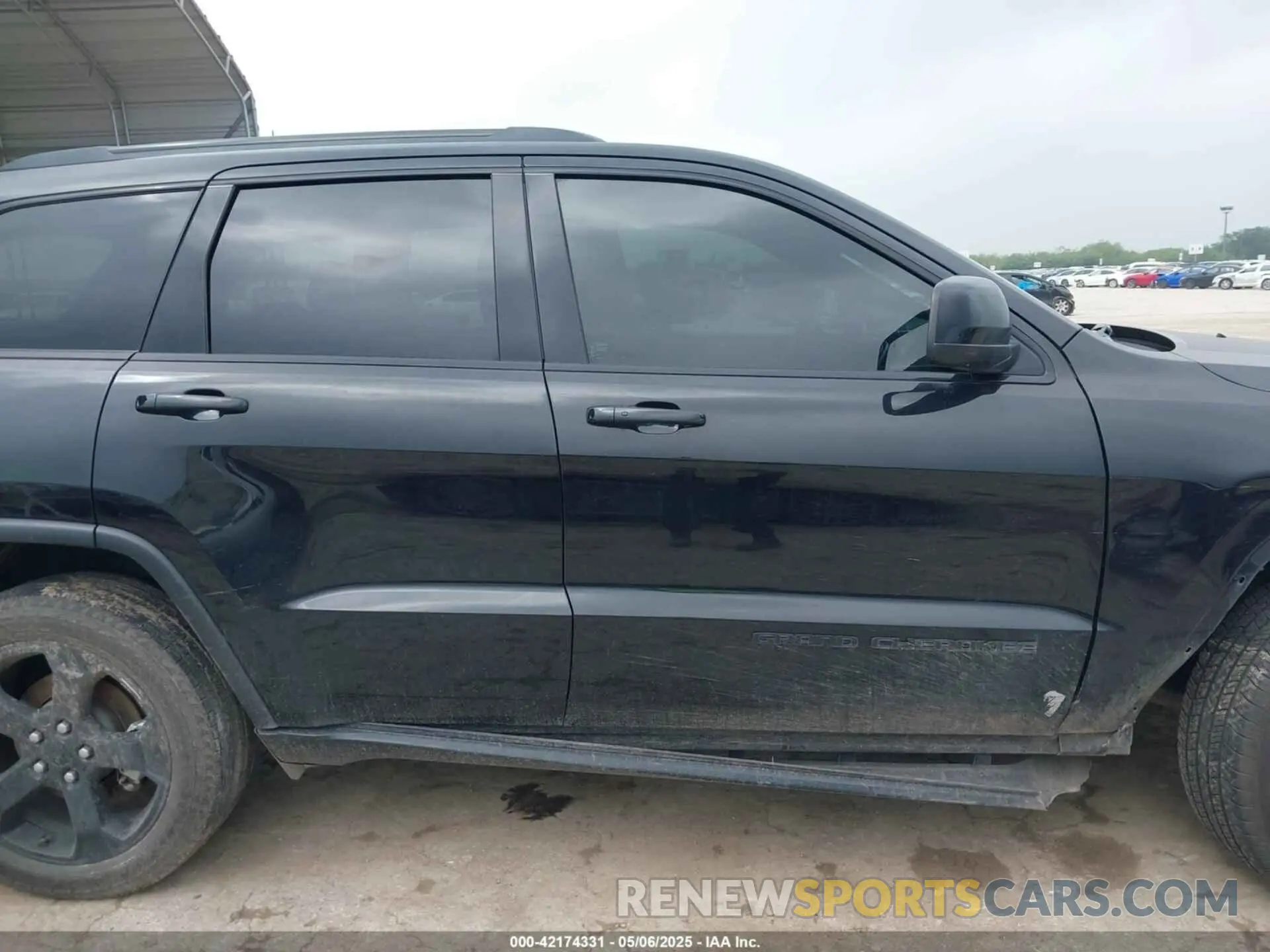 13 Photograph of a damaged car 1C4RJEAG4MC785463 JEEP GRAND CHEROKEE 2021