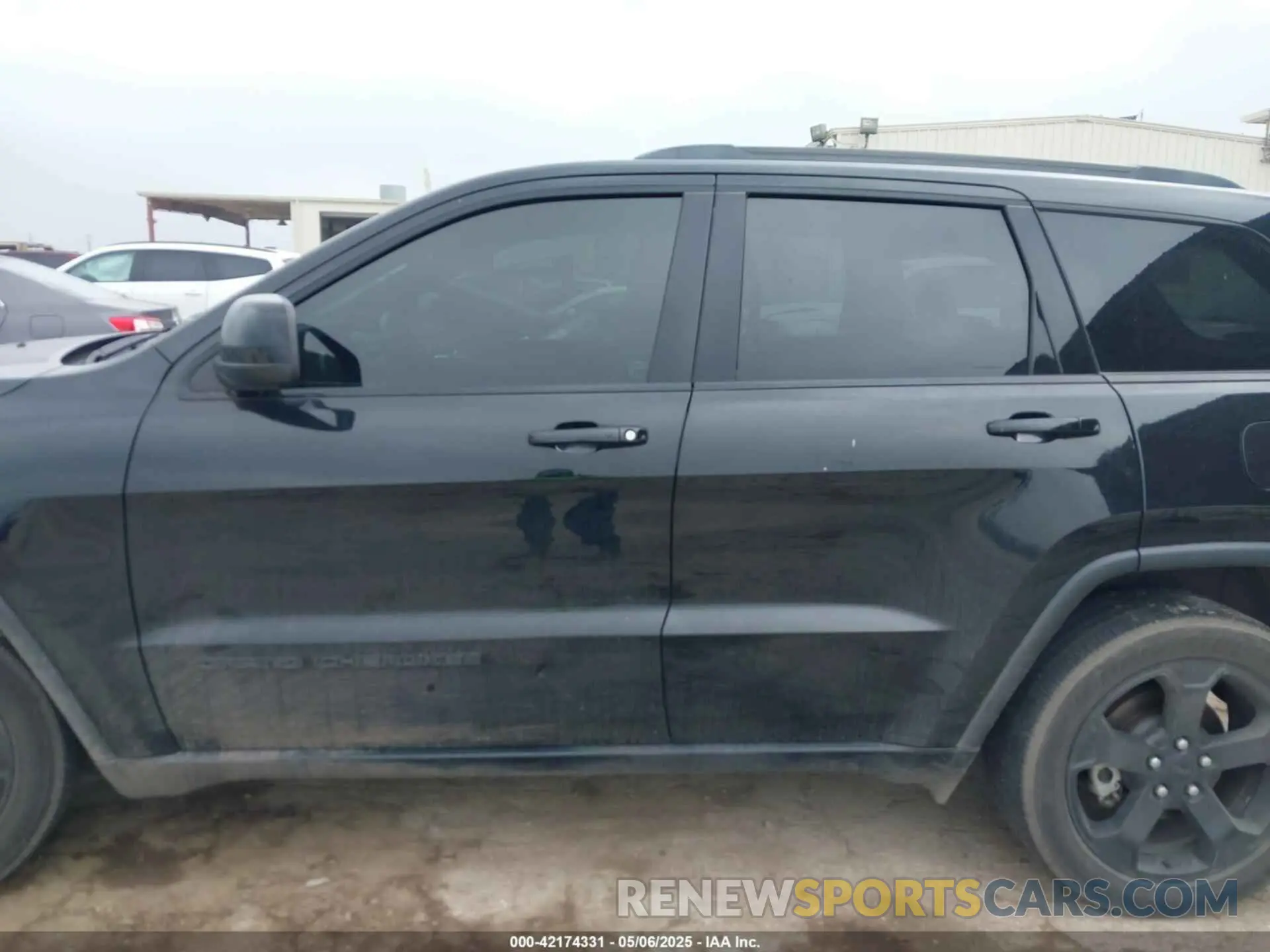 14 Photograph of a damaged car 1C4RJEAG4MC785463 JEEP GRAND CHEROKEE 2021
