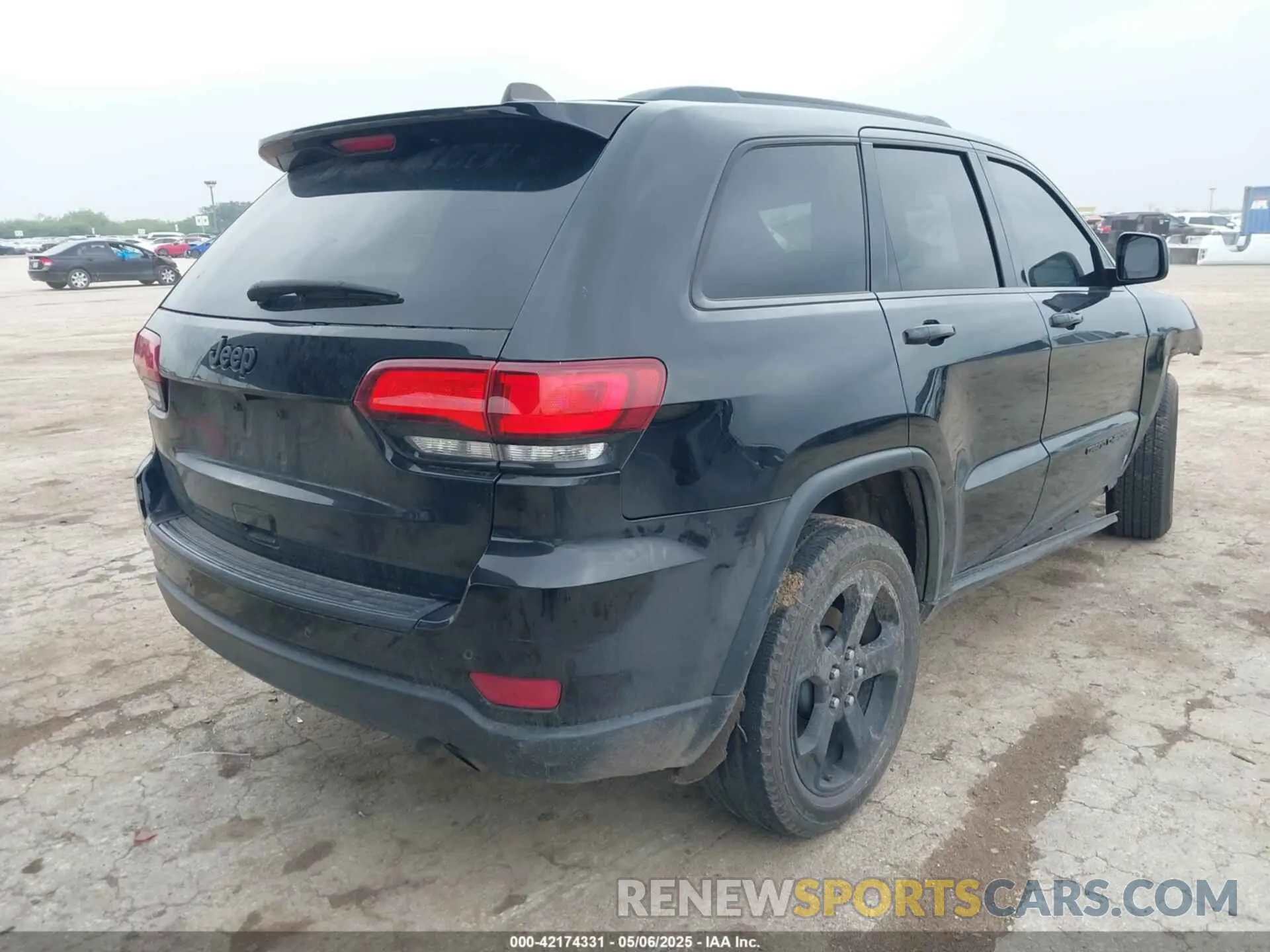 4 Photograph of a damaged car 1C4RJEAG4MC785463 JEEP GRAND CHEROKEE 2021