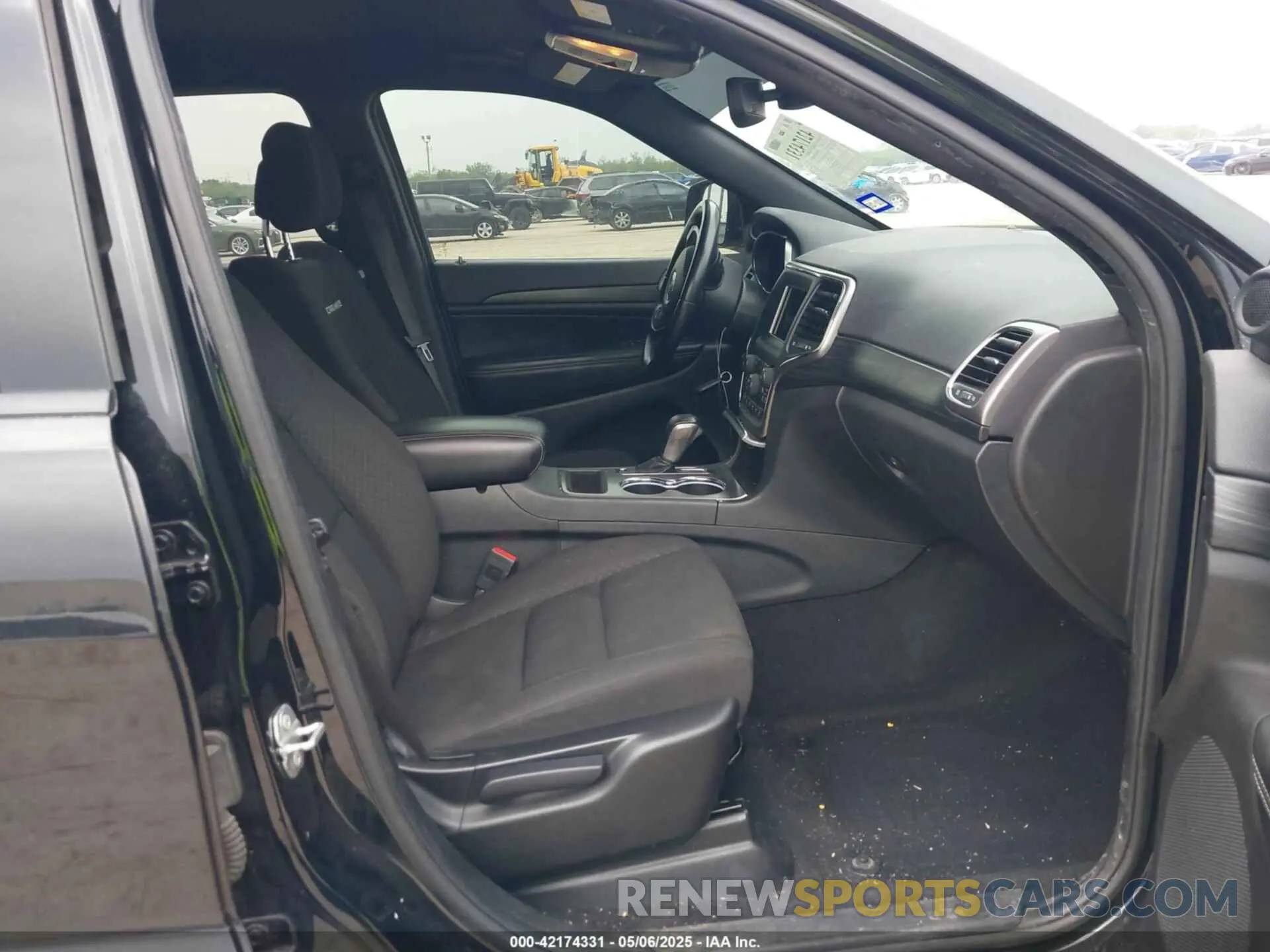 5 Photograph of a damaged car 1C4RJEAG4MC785463 JEEP GRAND CHEROKEE 2021
