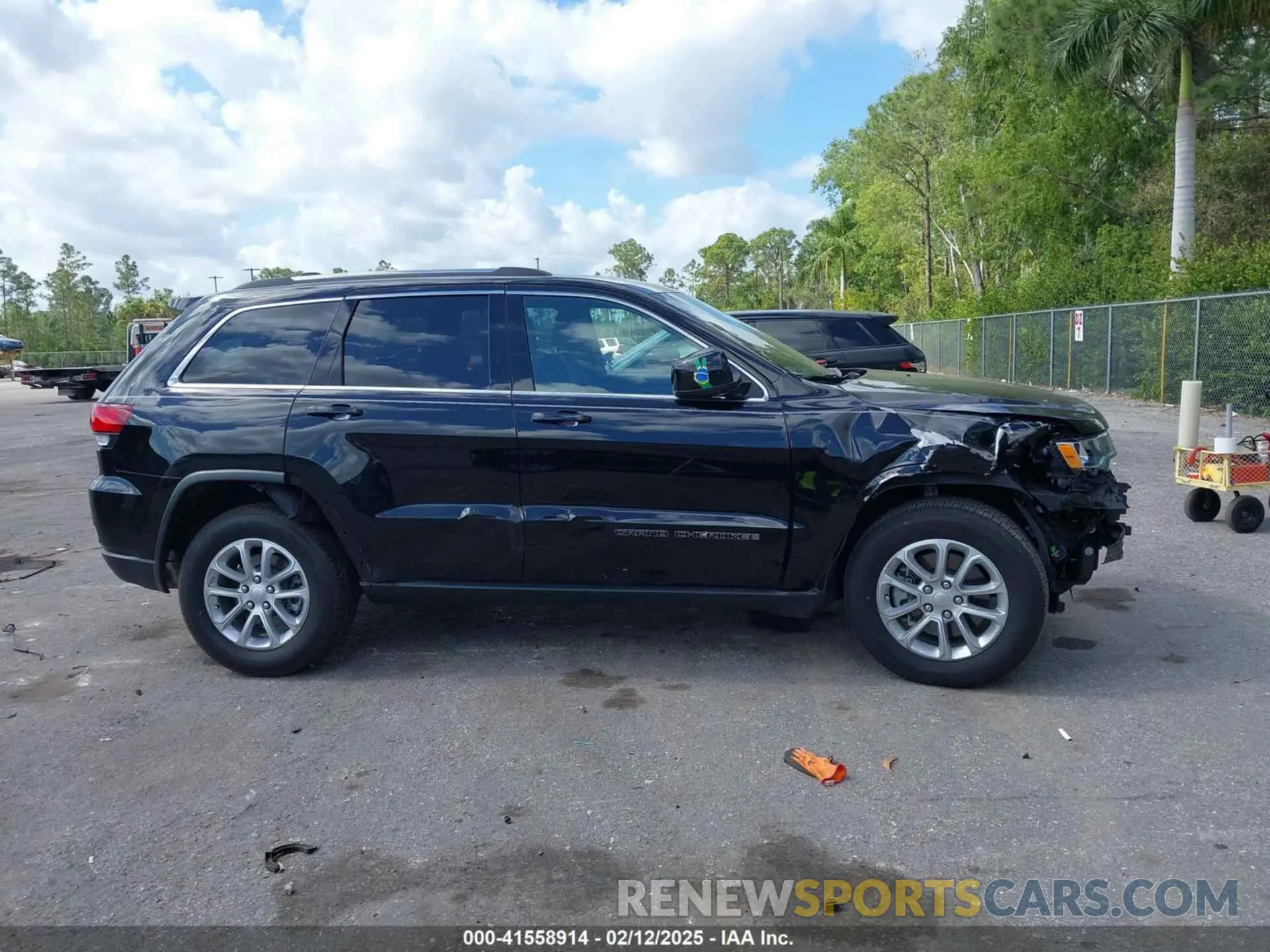 13 Photograph of a damaged car 1C4RJEAG5MC843953 JEEP GRAND CHEROKEE 2021