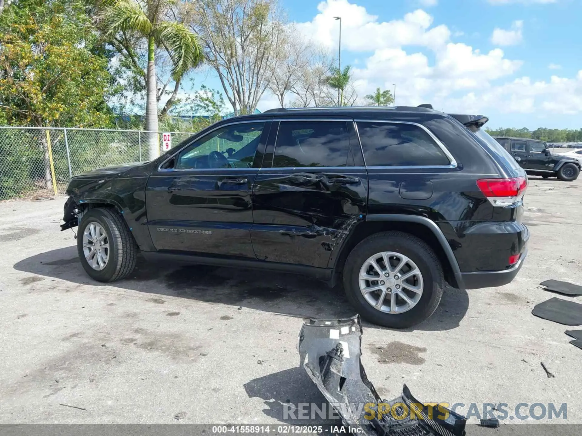 14 Photograph of a damaged car 1C4RJEAG5MC843953 JEEP GRAND CHEROKEE 2021