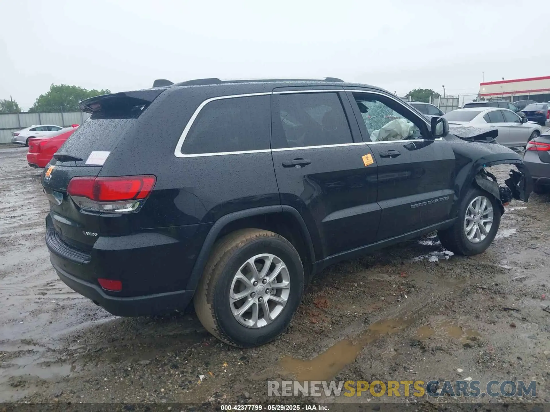 4 Photograph of a damaged car 1C4RJEAG7MC658187 JEEP GRAND CHEROKEE 2021