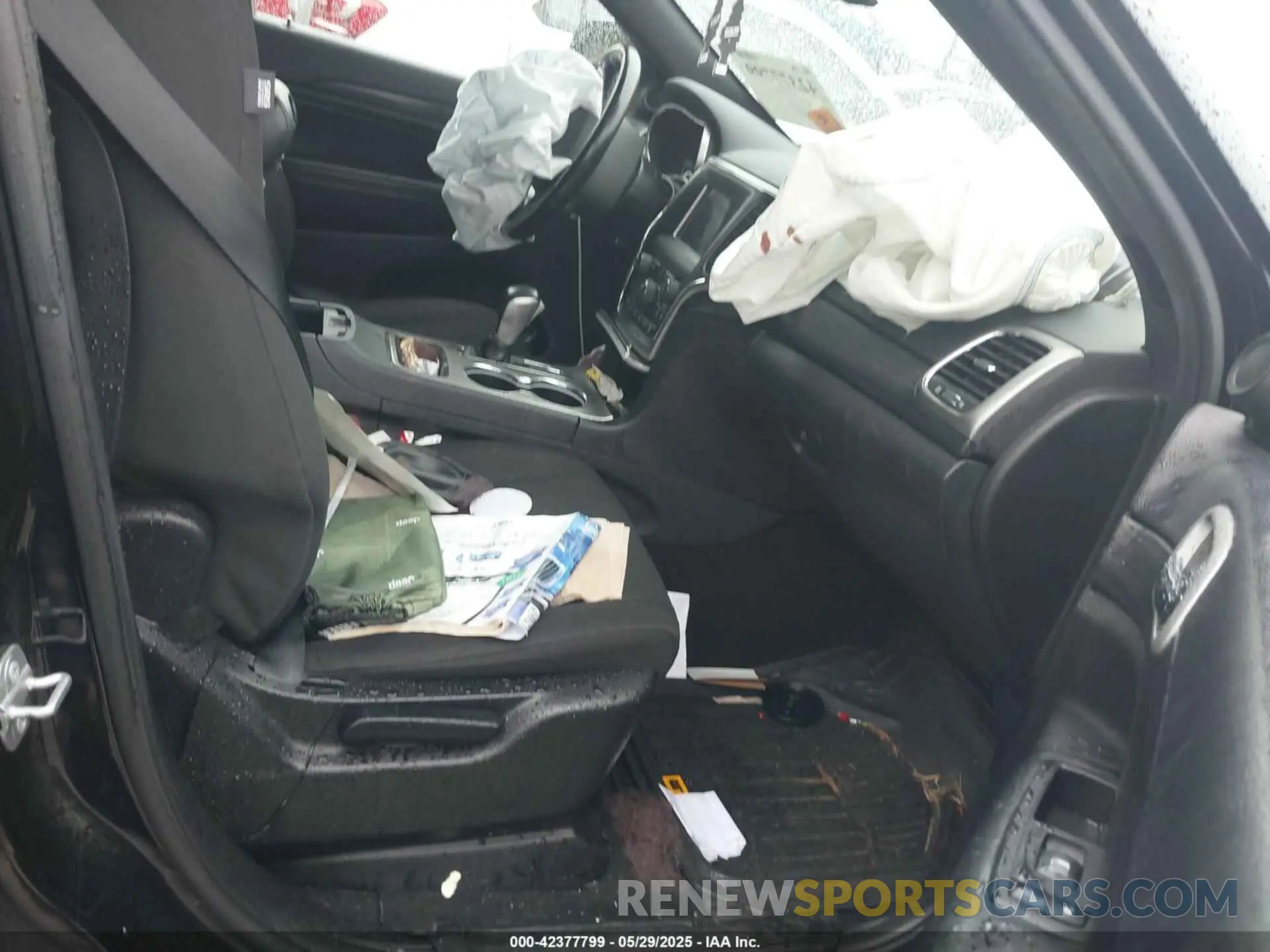 5 Photograph of a damaged car 1C4RJEAG7MC658187 JEEP GRAND CHEROKEE 2021