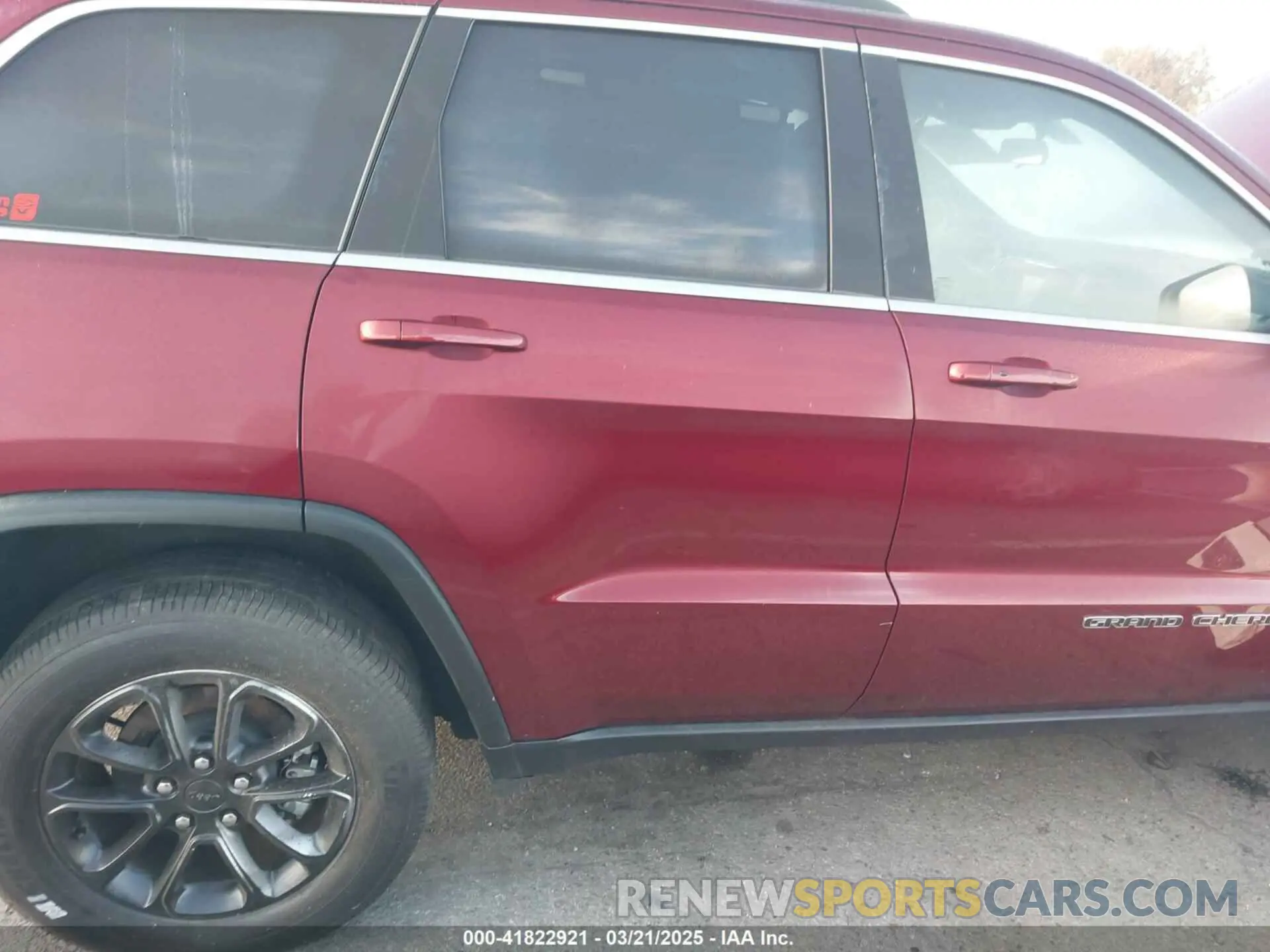 12 Photograph of a damaged car 1C4RJEAG7MC712703 JEEP GRAND CHEROKEE 2021