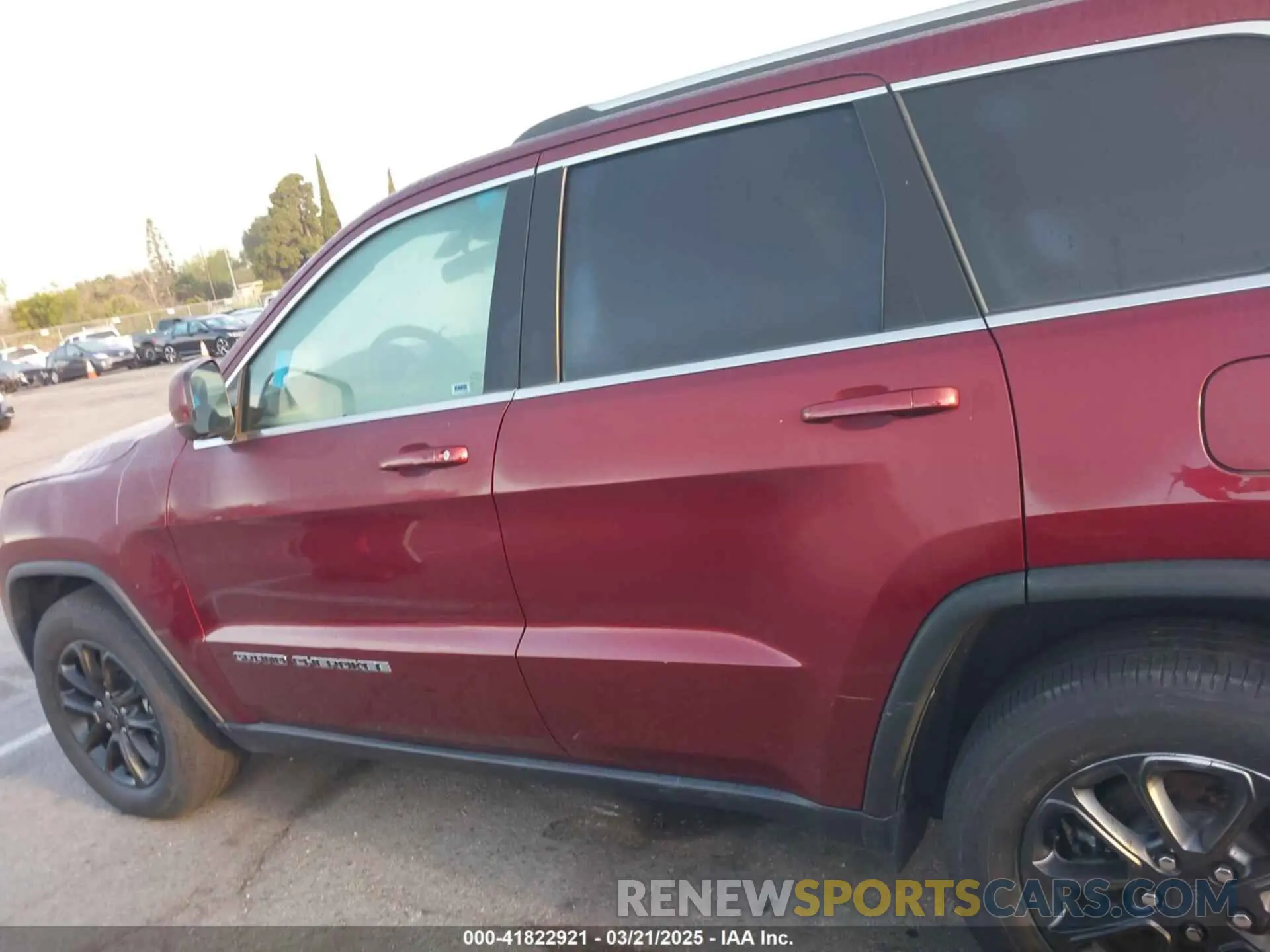 13 Photograph of a damaged car 1C4RJEAG7MC712703 JEEP GRAND CHEROKEE 2021