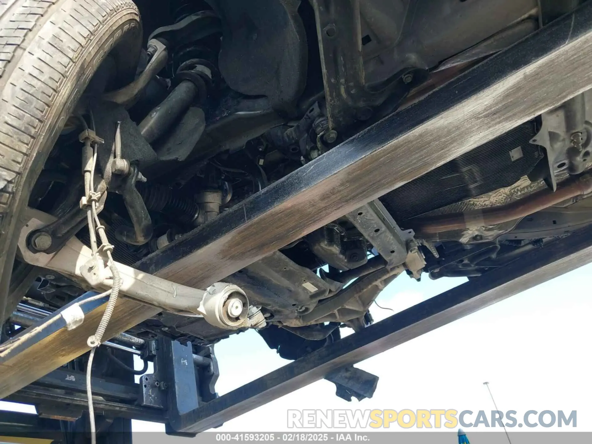 19 Photograph of a damaged car 1C4RJEAG7MC785604 JEEP GRAND CHEROKEE 2021