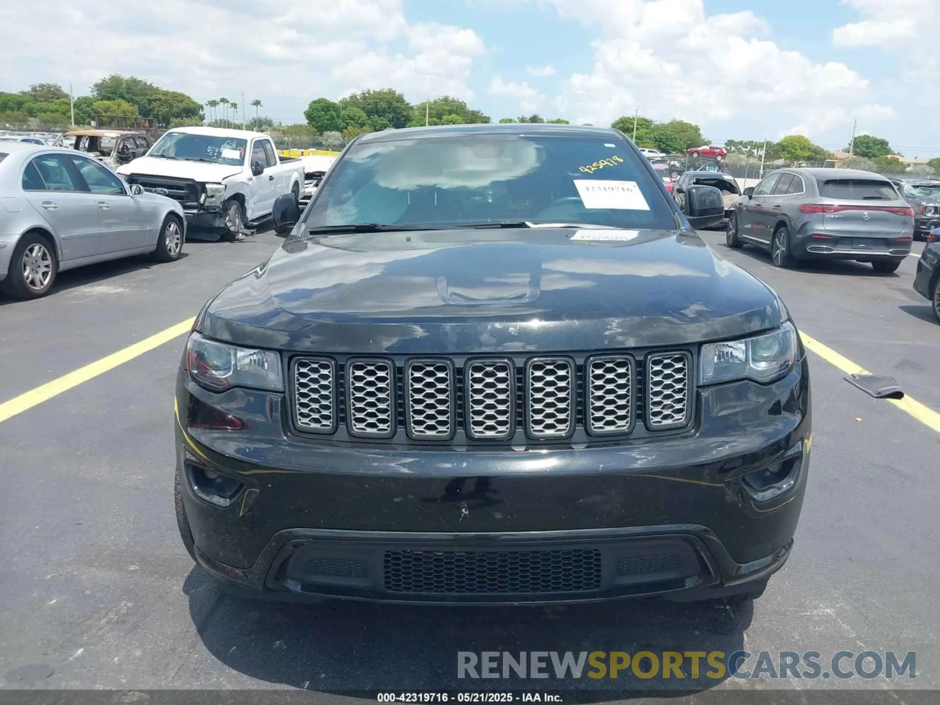 12 Photograph of a damaged car 1C4RJEAG7MC844473 JEEP GRAND CHEROKEE 2021