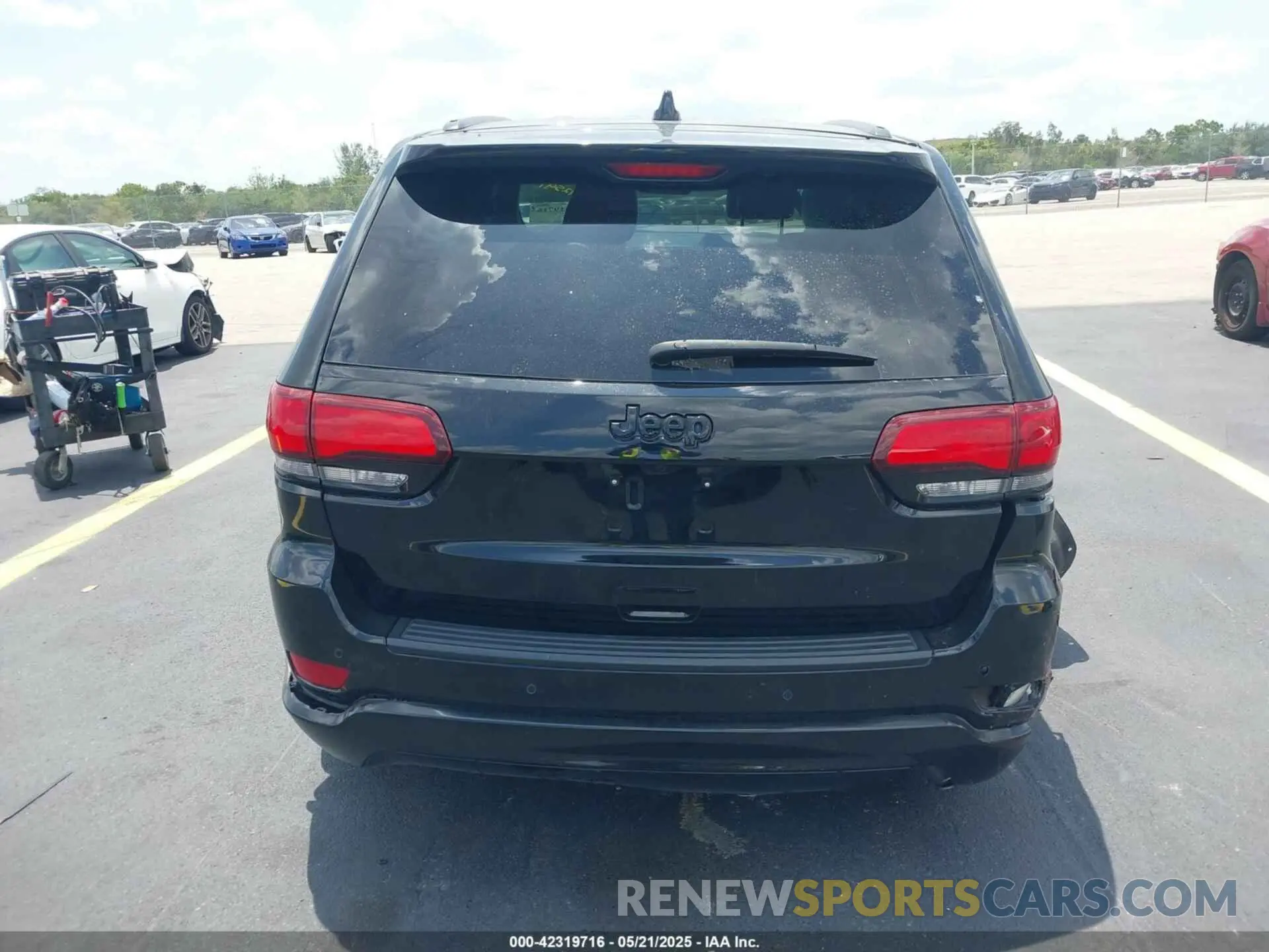 16 Photograph of a damaged car 1C4RJEAG7MC844473 JEEP GRAND CHEROKEE 2021