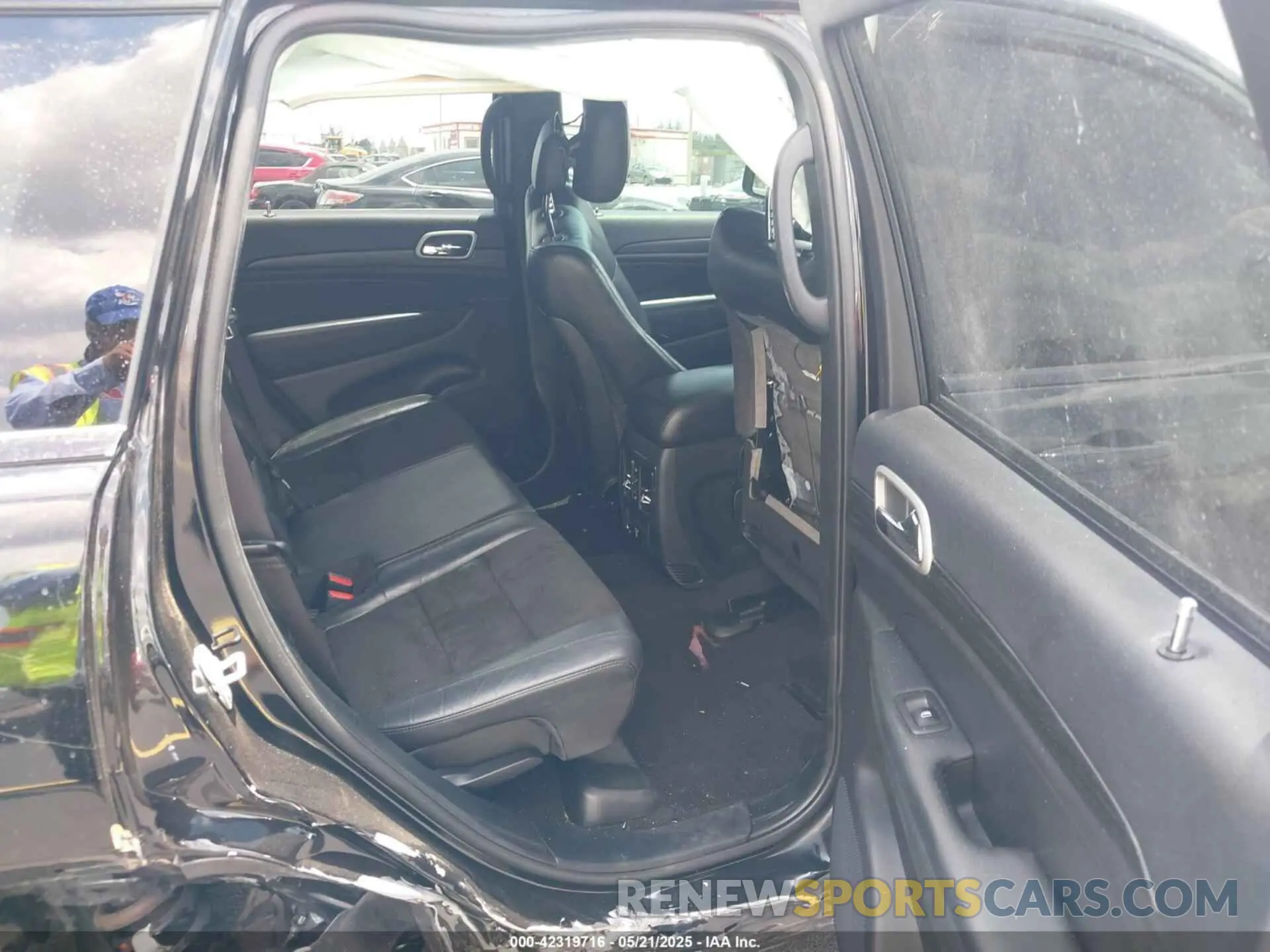 8 Photograph of a damaged car 1C4RJEAG7MC844473 JEEP GRAND CHEROKEE 2021