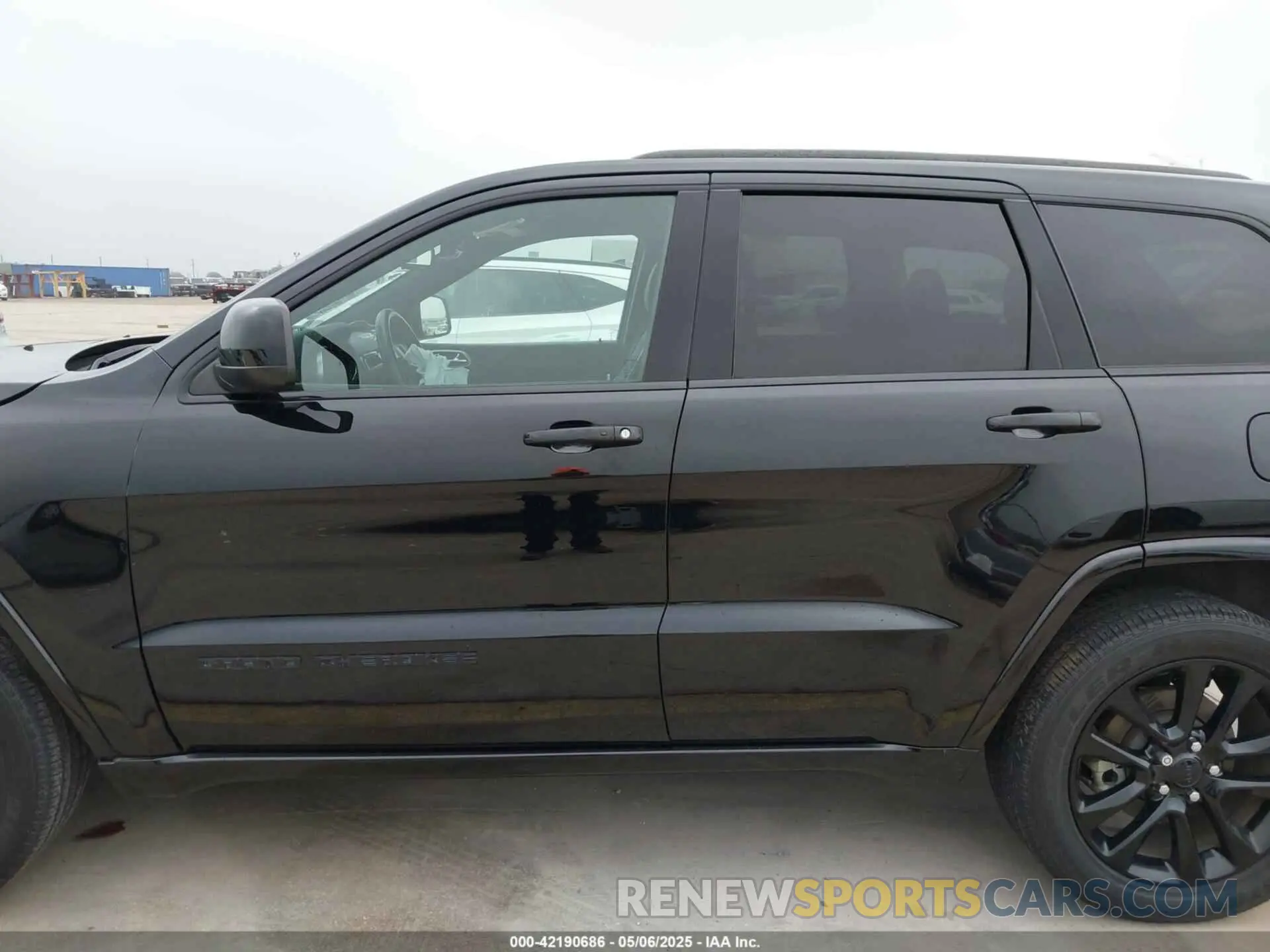 14 Photograph of a damaged car 1C4RJEAG8MC714539 JEEP GRAND CHEROKEE 2021