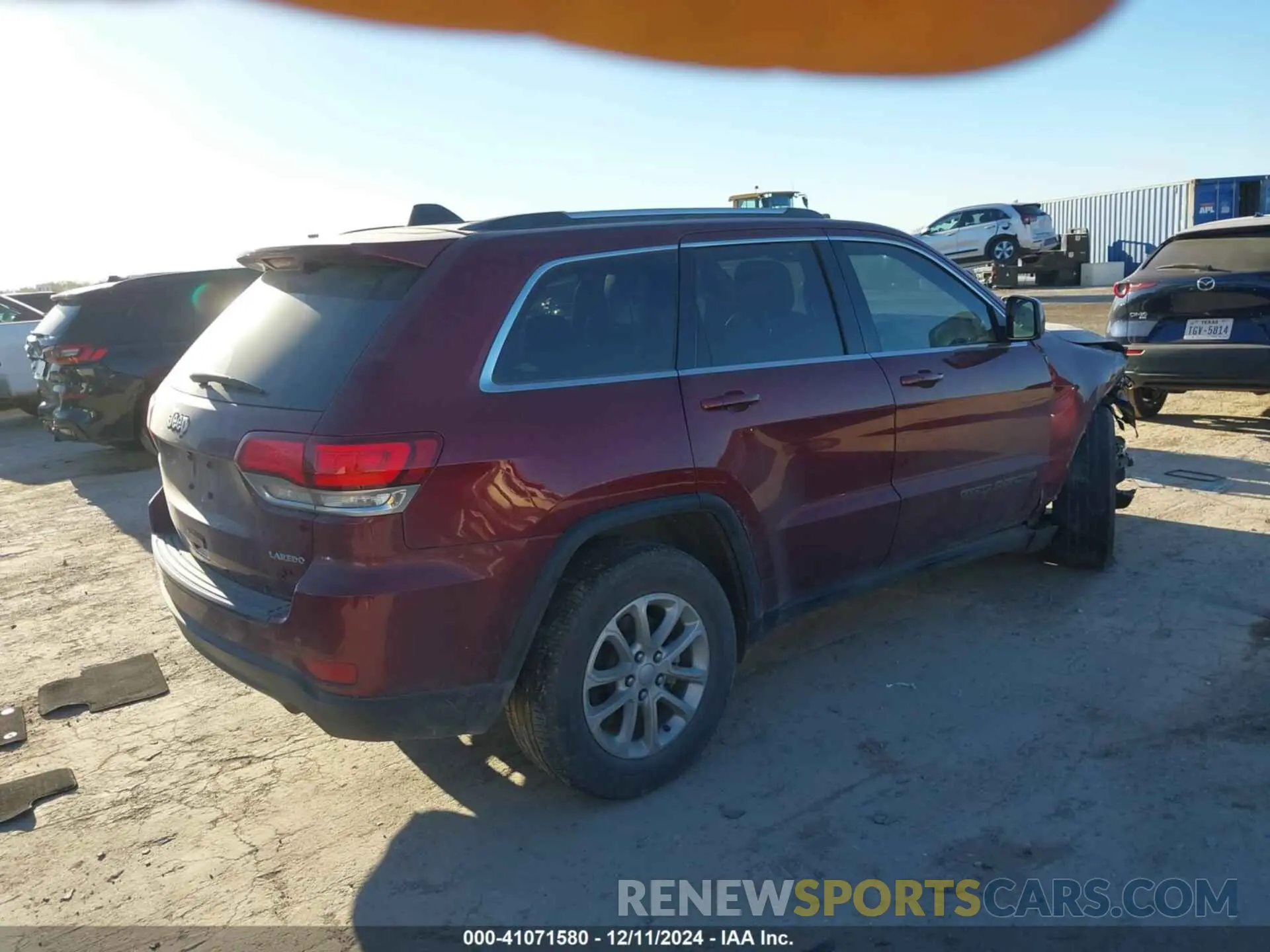 4 Photograph of a damaged car 1C4RJEAG9MC739126 JEEP GRAND CHEROKEE 2021