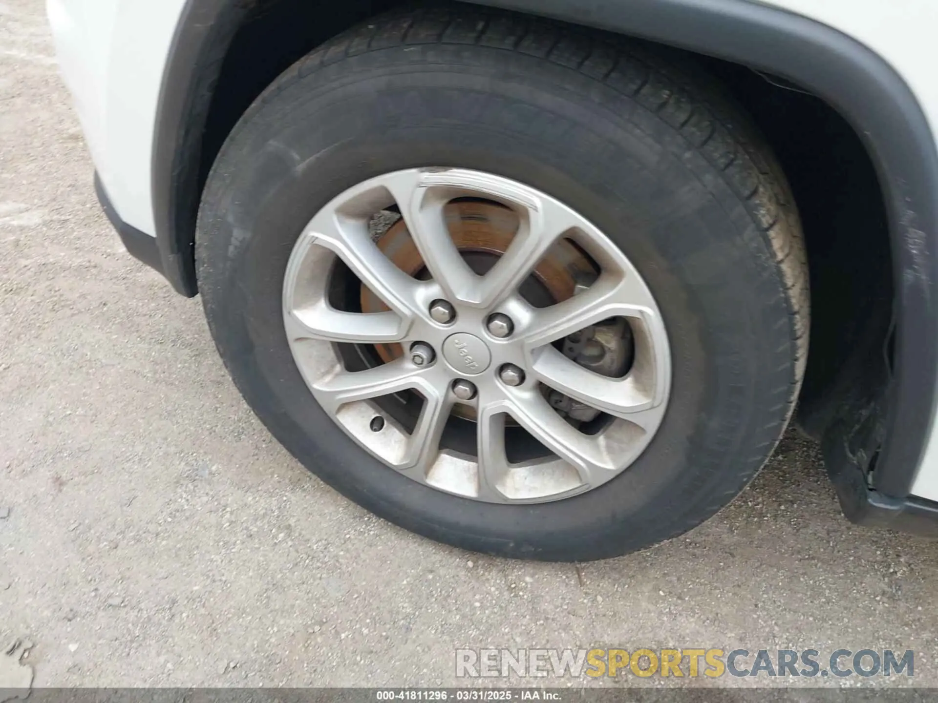 12 Photograph of a damaged car 1C4RJEAGXMC813573 JEEP GRAND CHEROKEE 2021