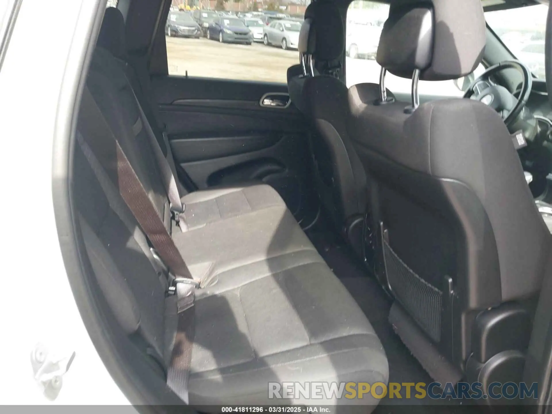 8 Photograph of a damaged car 1C4RJEAGXMC813573 JEEP GRAND CHEROKEE 2021