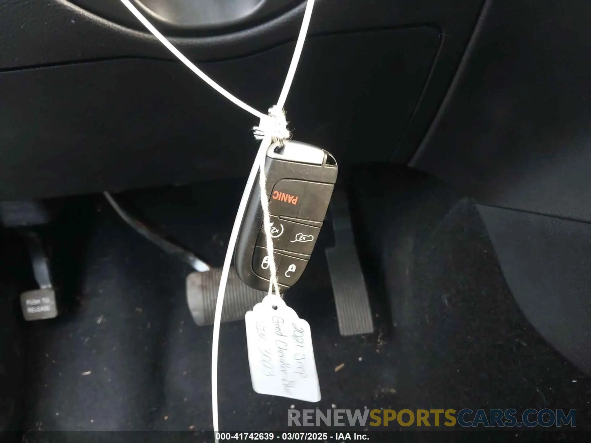 11 Photograph of a damaged car 1C4RJEBG1MC783023 JEEP GRAND CHEROKEE 2021